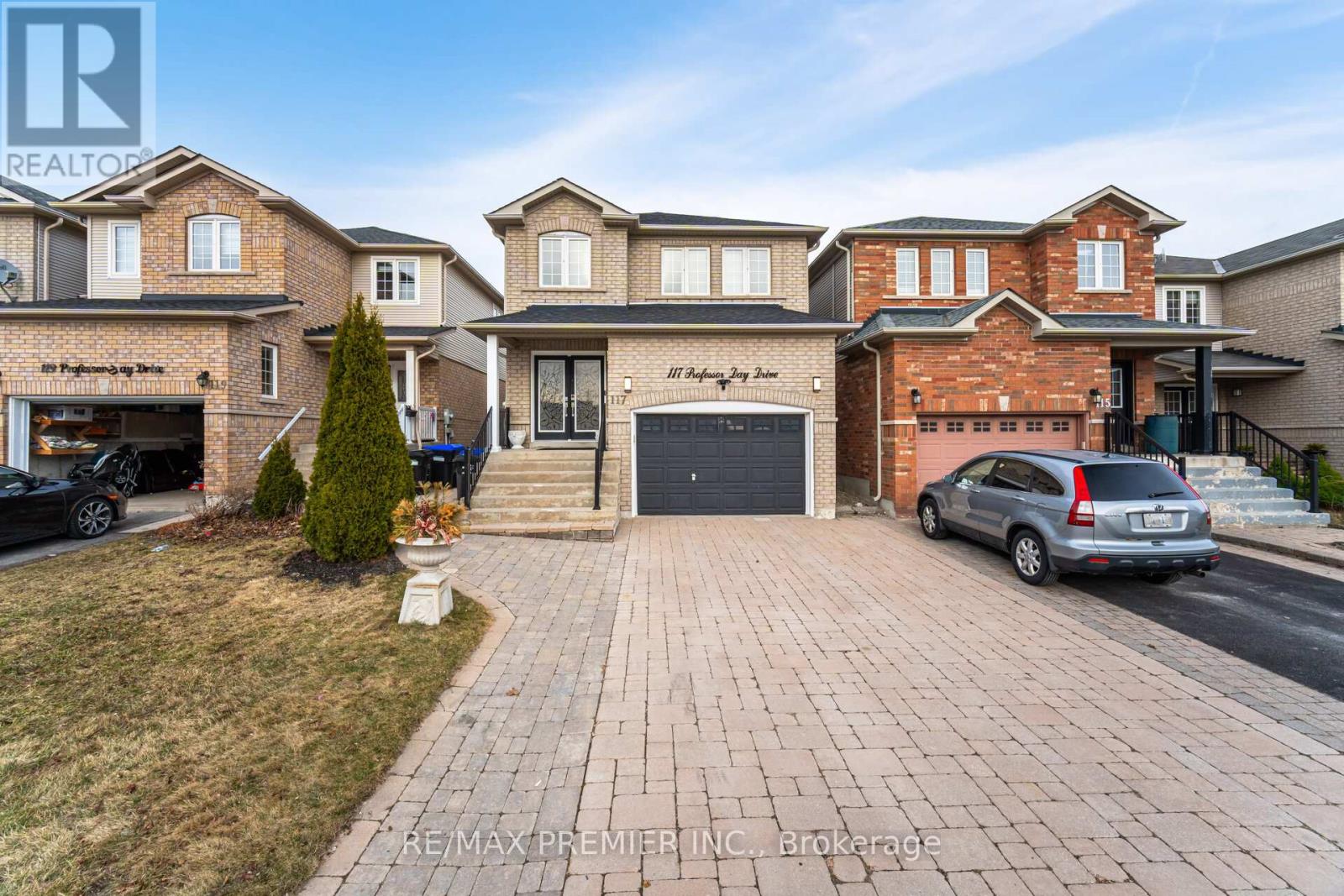 117 Professor Day Drive, Bradford West Gwillimbury (Bradford), Ontario  L3Z 3C1 - Photo 2 - N12717826