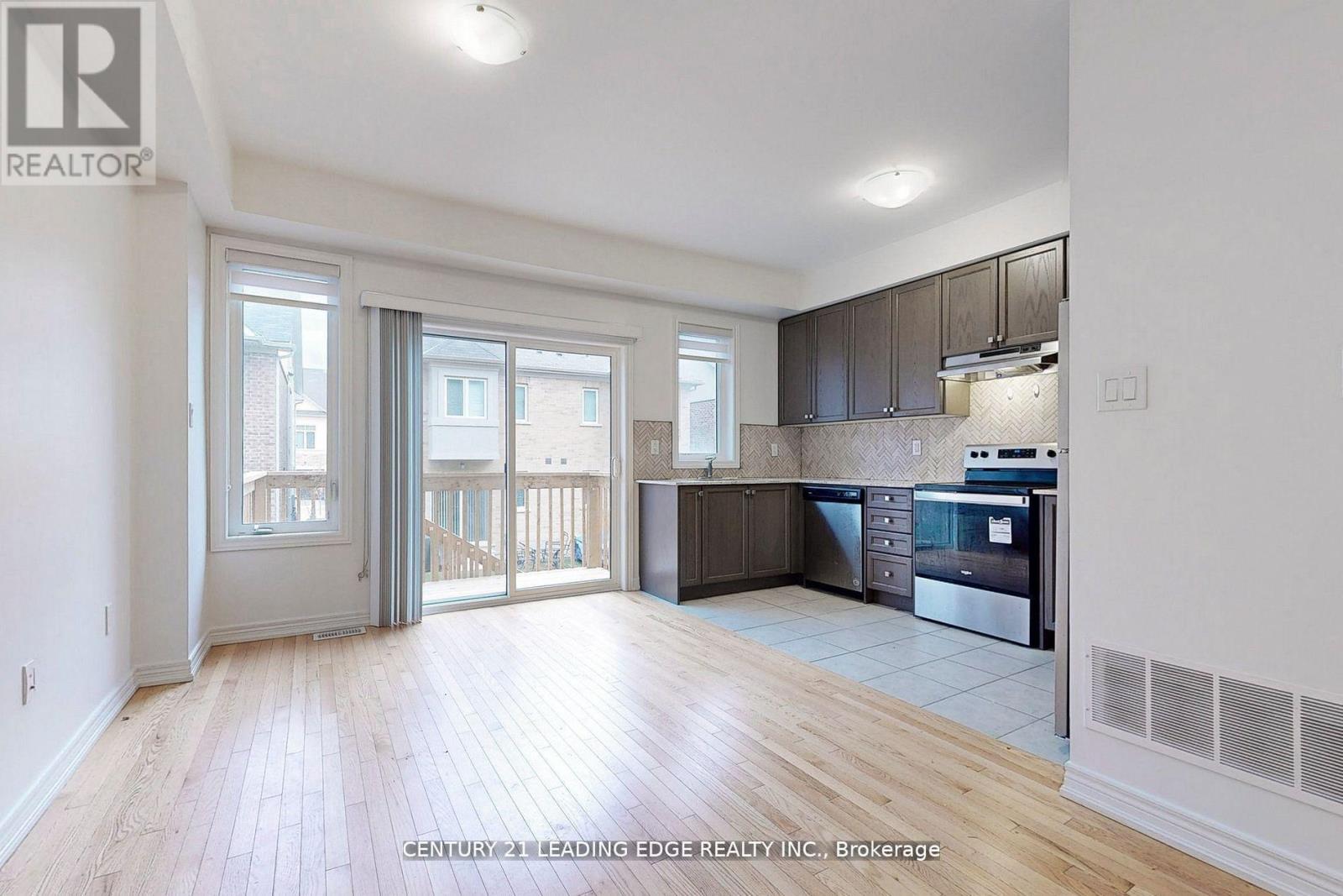 3952 Leonardo Street, Burlington, Ontario  L7M 0Z7 - Photo 6 - W12717492