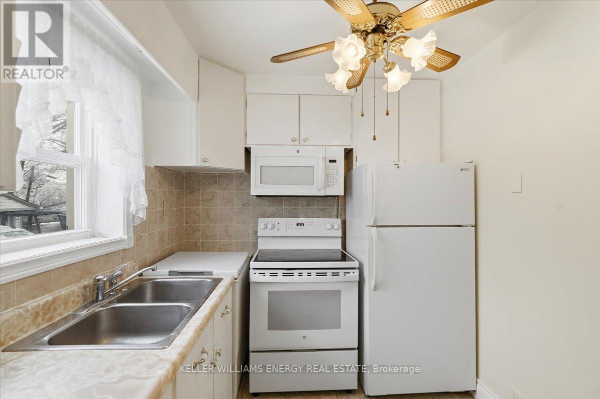 81 Haymarket Road, Toronto, Ontario  M3L 1H8 - Photo 11 - W12642060