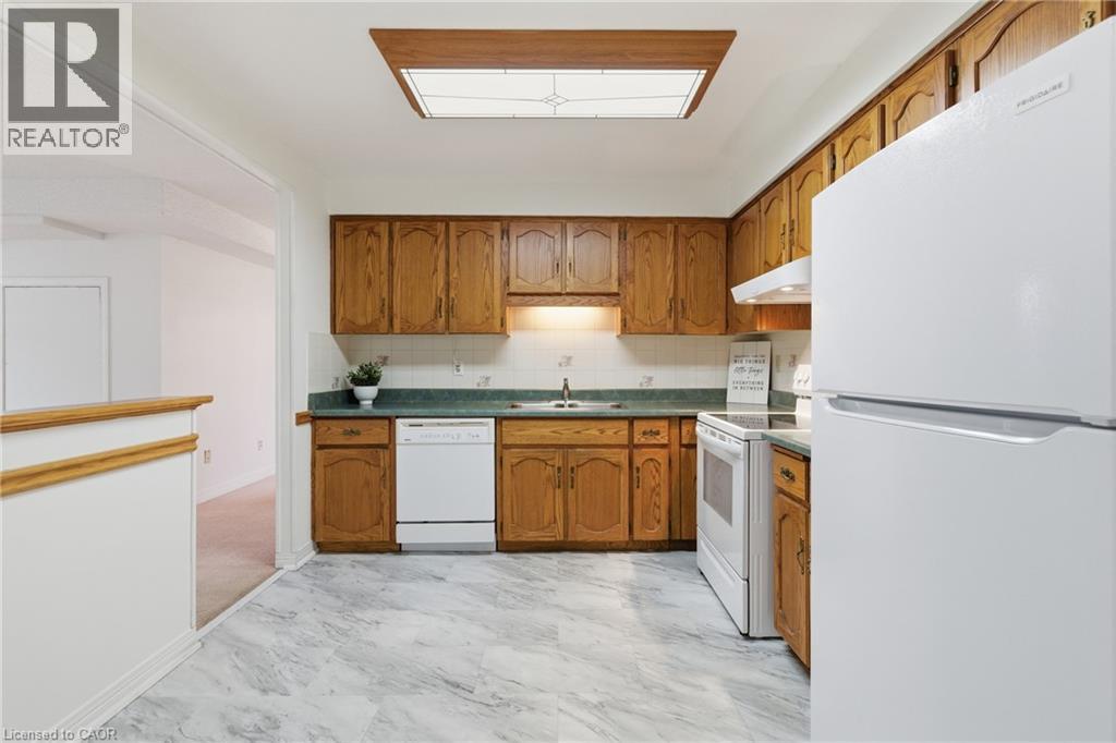 8 Village Green Boulevard Unit# 208, Stoney Creek, Ontario  L8G 5B8 - Photo 8 - 40797717