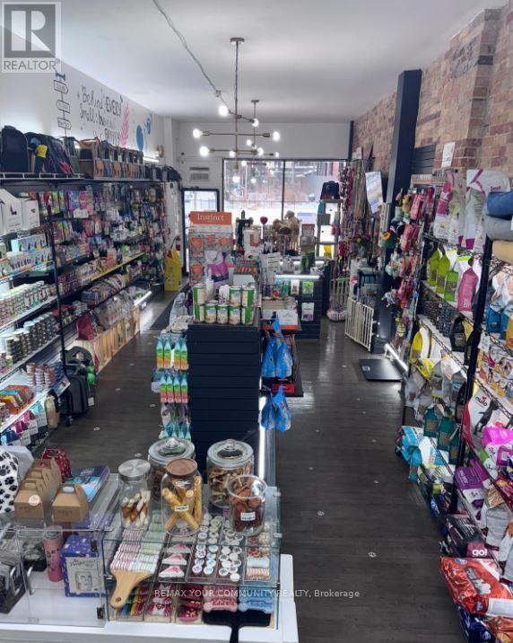 2741 Dundas Street W, Toronto, Ontario  M6P 1Y1 - Photo 3 - W12717776