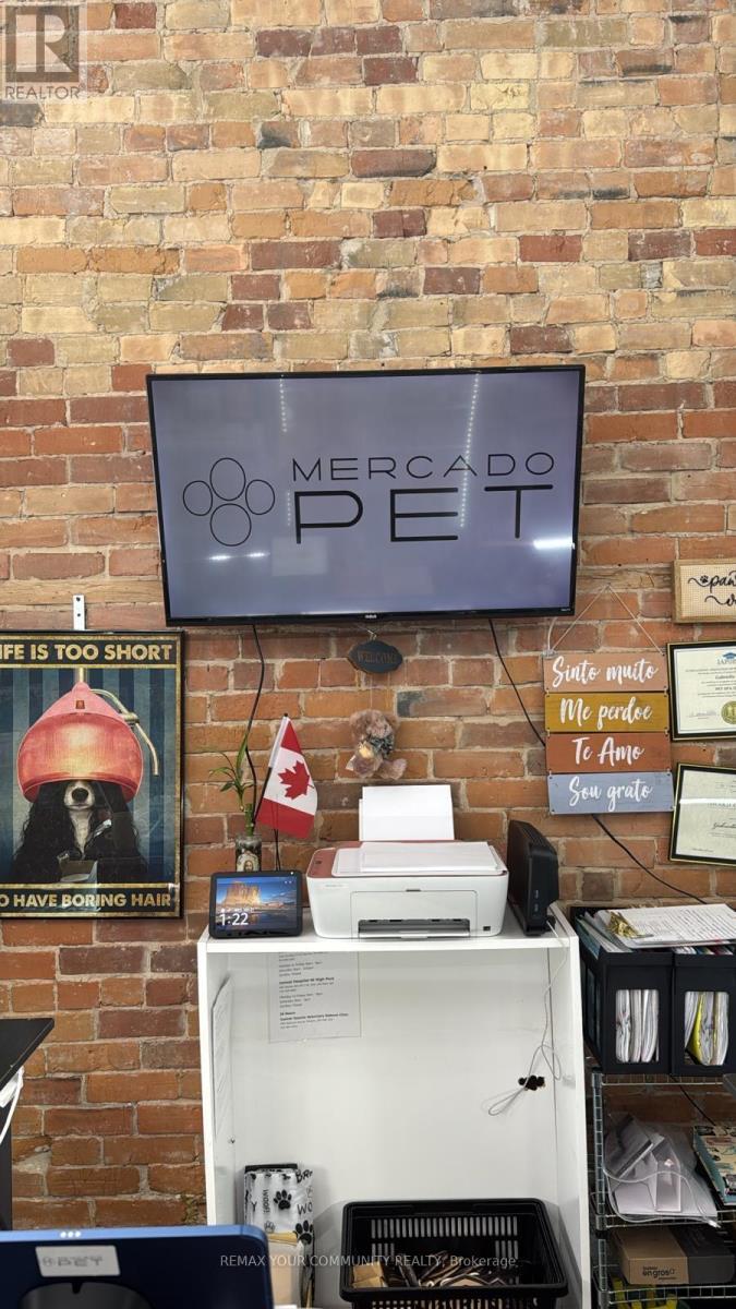 2741 Dundas Street W, Toronto, Ontario  M6P 1Y1 - Photo 4 - W12717776