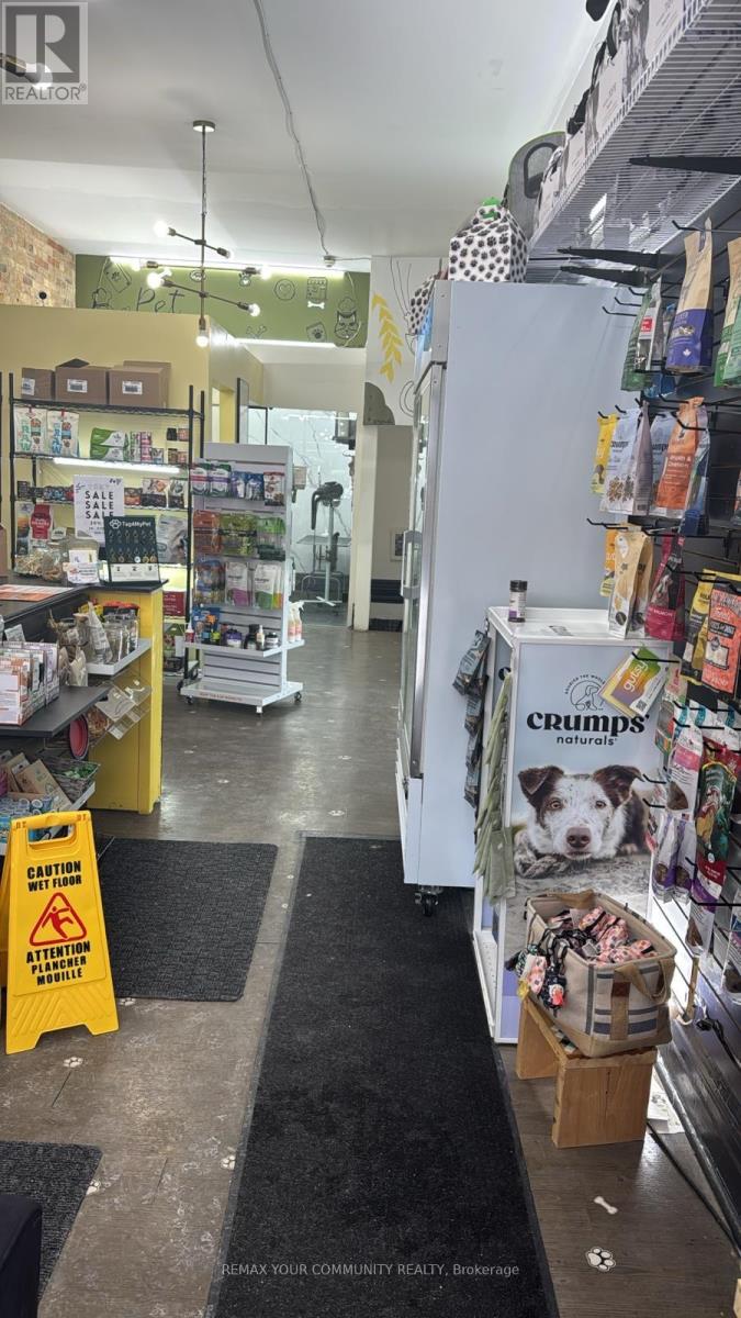 2741 Dundas Street W, Toronto, Ontario  M6P 1Y1 - Photo 6 - W12717776