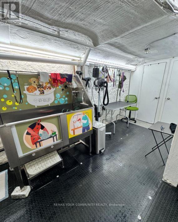 2741 Dundas Street W, Toronto, Ontario  M6P 1Y1 - Photo 8 - W12717776