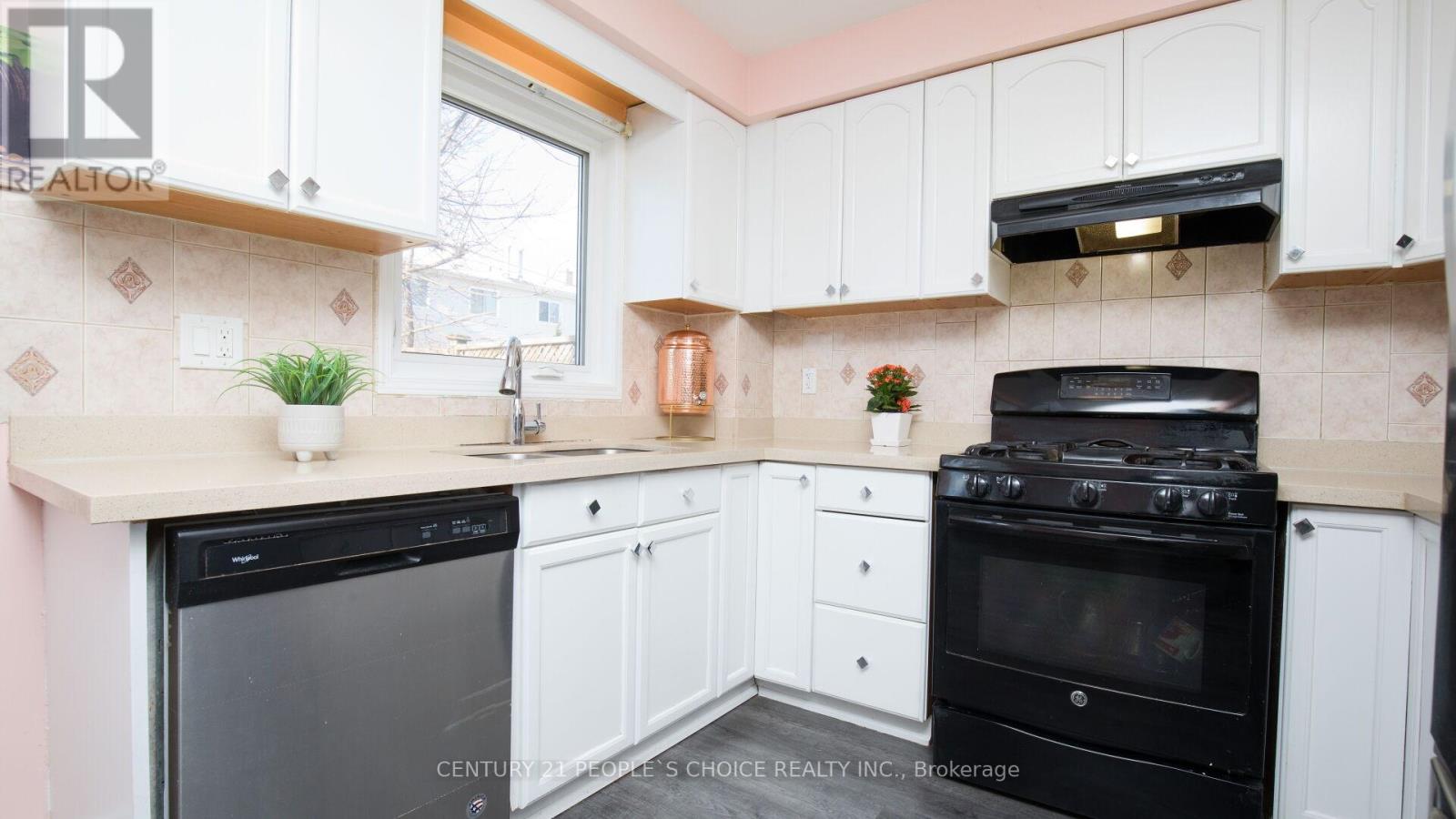 70 Tulip Drive, Brampton, Ontario  L6Y 3W7 - Photo 13 - W12717782