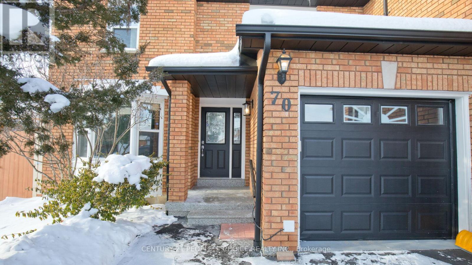 70 Tulip Drive, Brampton, Ontario  L6Y 3W7 - Photo 2 - W12717782