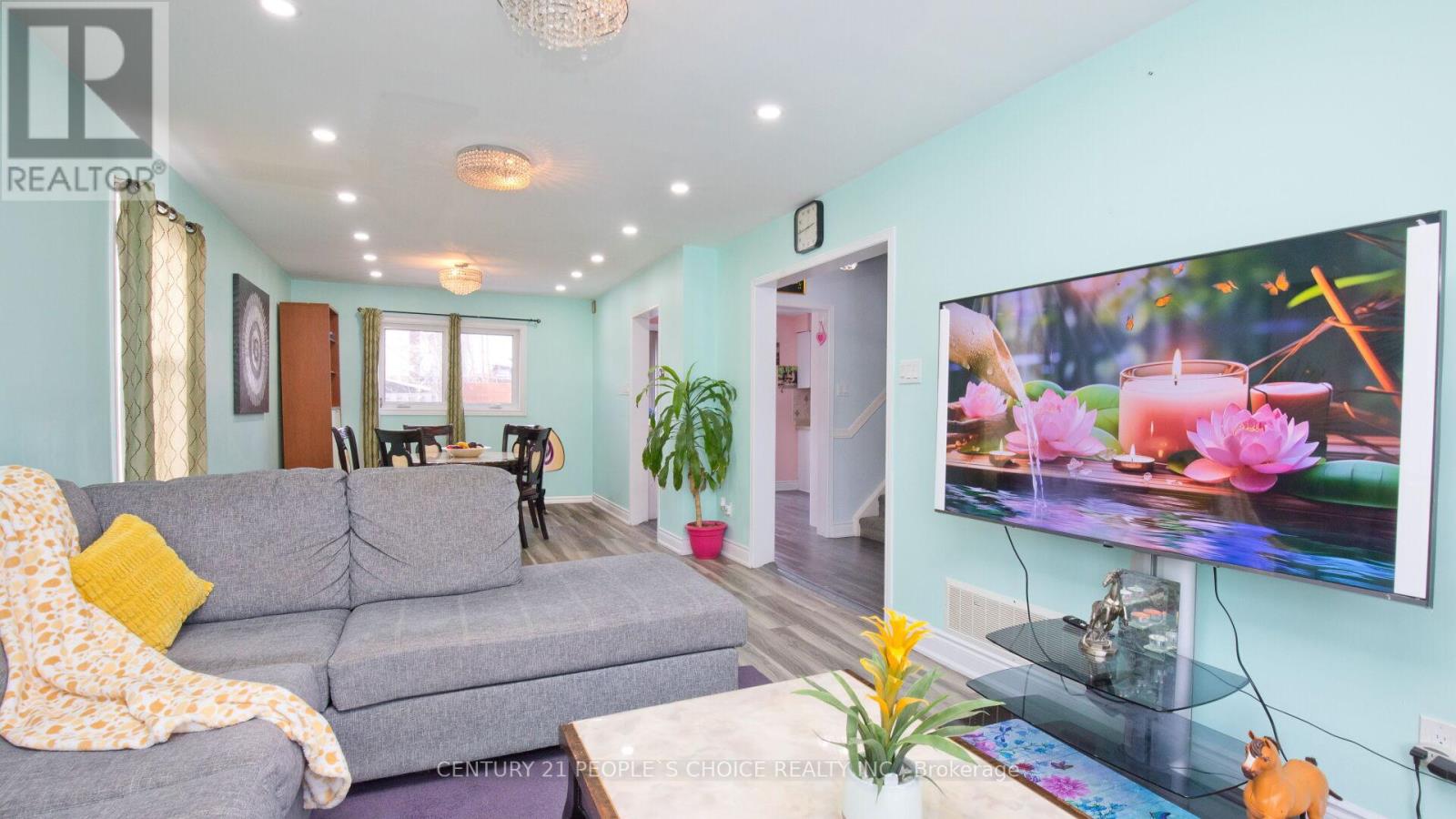 70 Tulip Drive, Brampton, Ontario  L6Y 3W7 - Photo 5 - W12717782