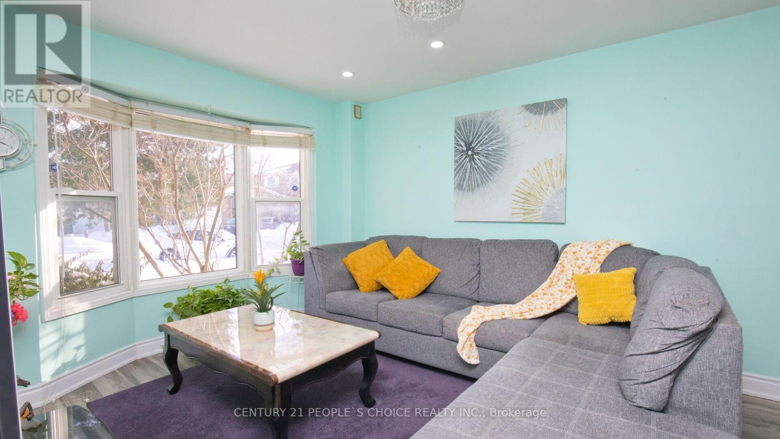 70 Tulip Drive, Brampton, Ontario  L6Y 3W7 - Photo 7 - W12717782