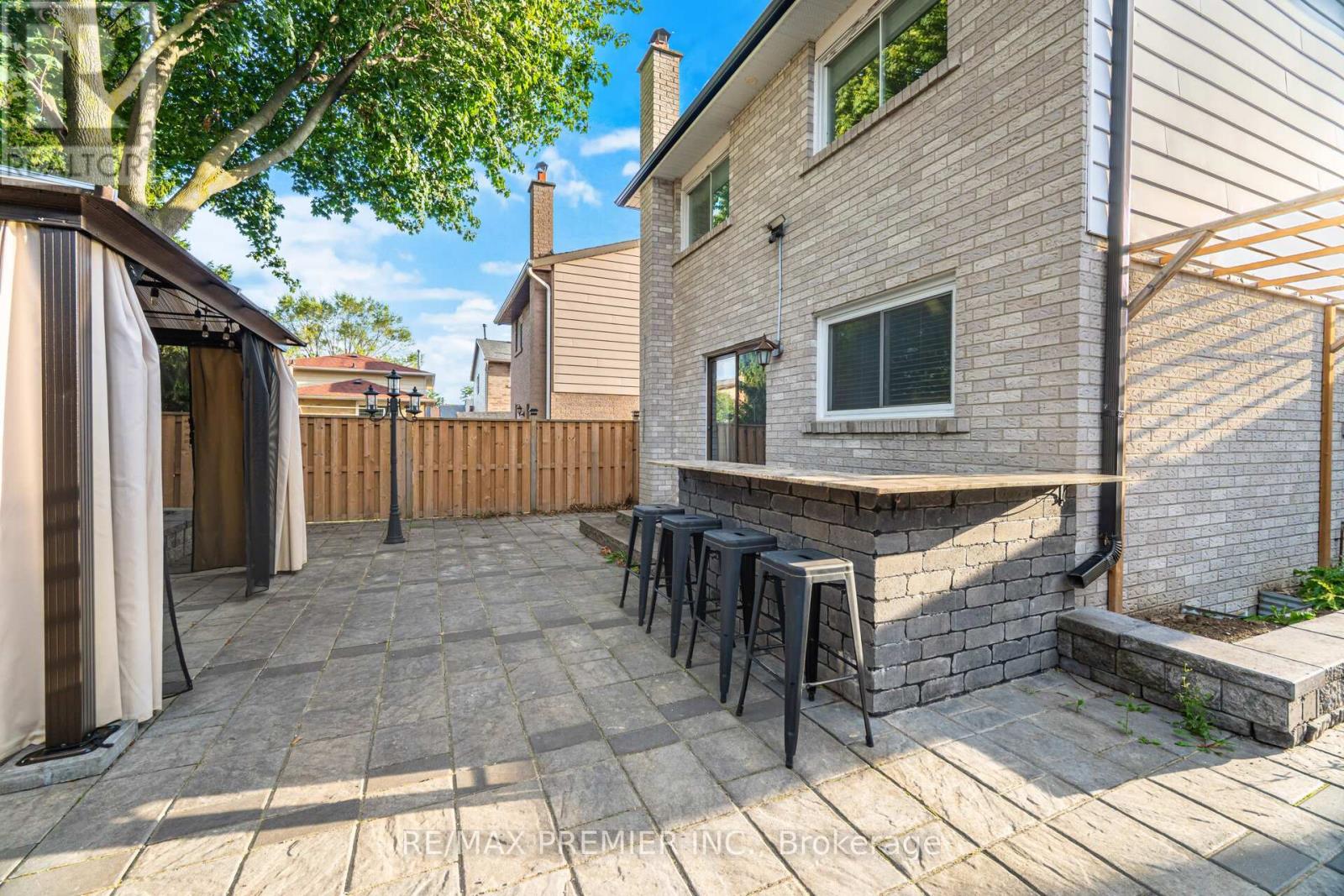 5 Magdalena Court, Toronto, Ontario  M9V 4S7 - Photo 28 - W12717838