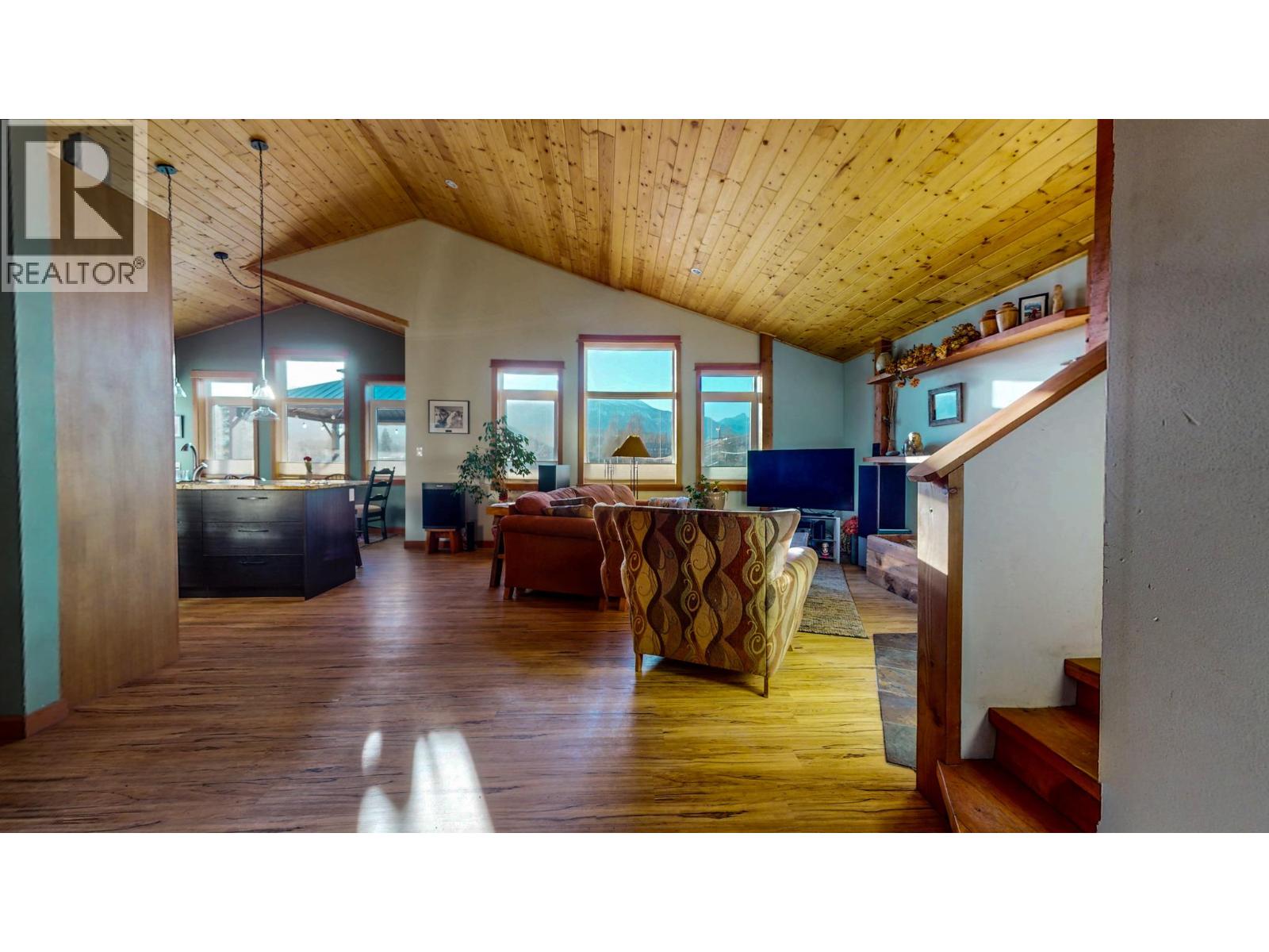 918 5th Avenue, Invermere, British Columbia  V0A 1K0 - Photo 13 - 10364832