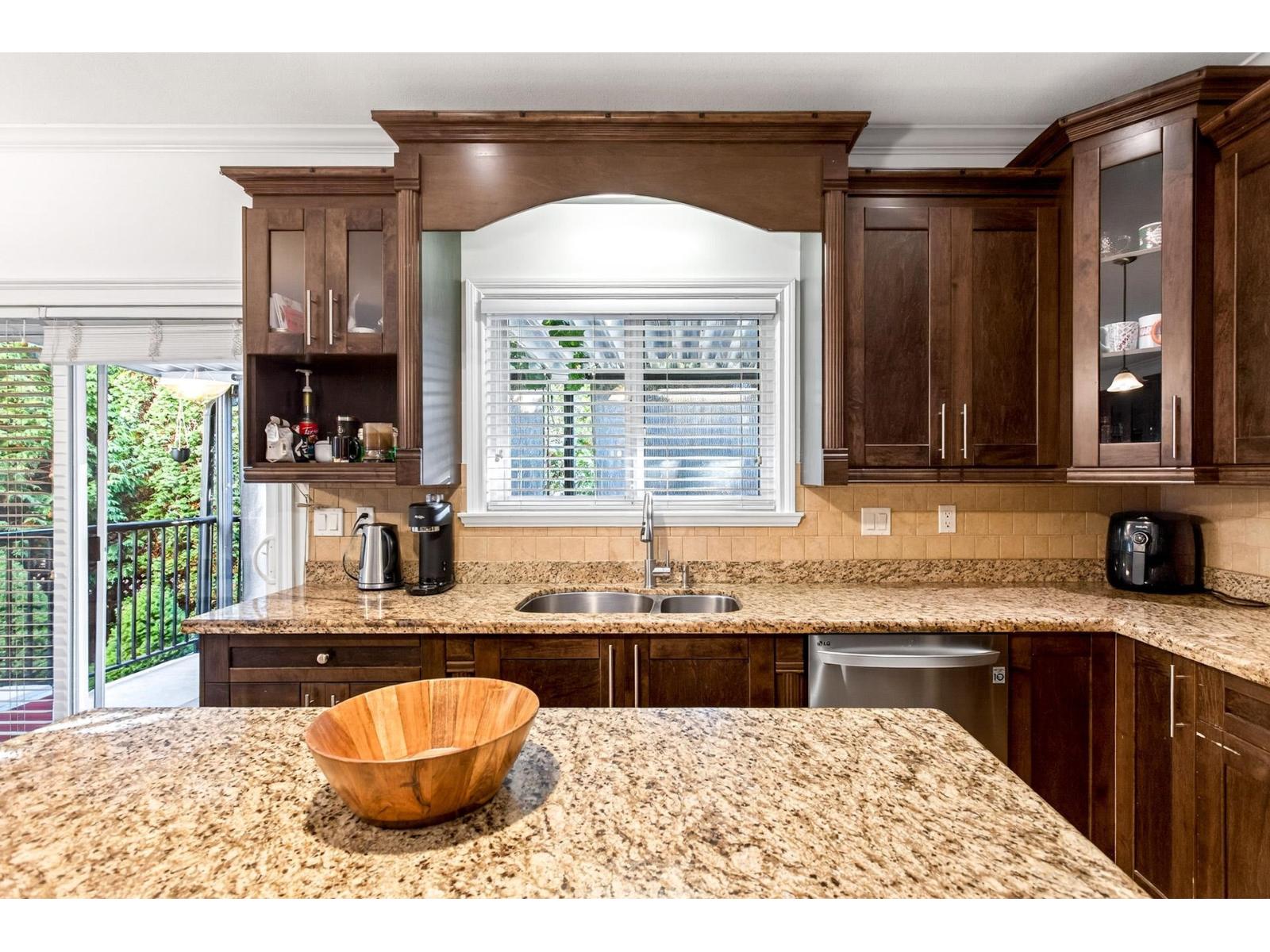 7227 202 Street, Langley, British Columbia  V2Y 3G4 - Photo 6 - R3081838