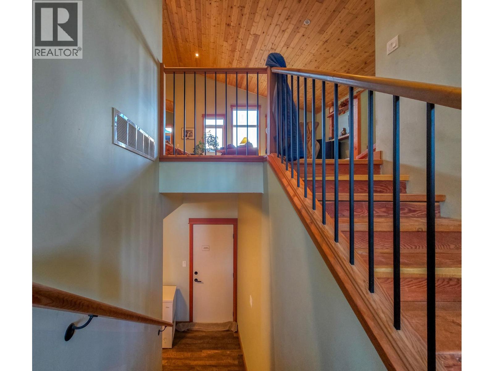 918 5th Avenue, Invermere, British Columbia  V0A 1K0 - Photo 53 - 10364832