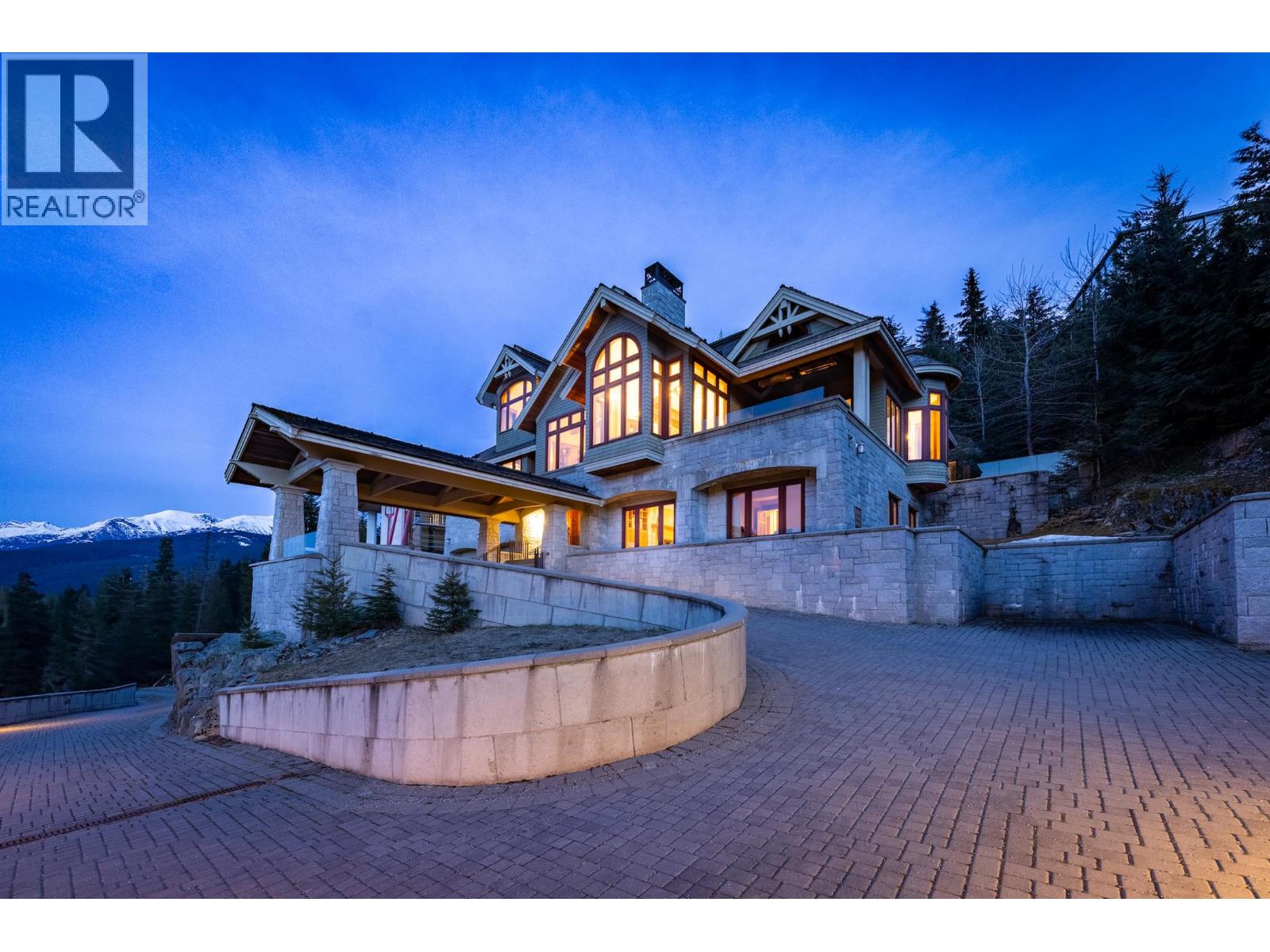 3833 SUNRIDGE DRIVE, Whistler, British Columbia