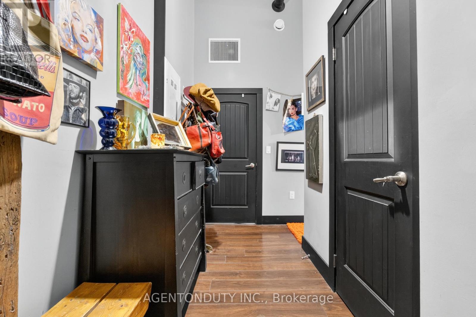 101 - 24 Cedar Street, Cambridge, Ontario  N1S 0B2 - Photo 4 - X12717820