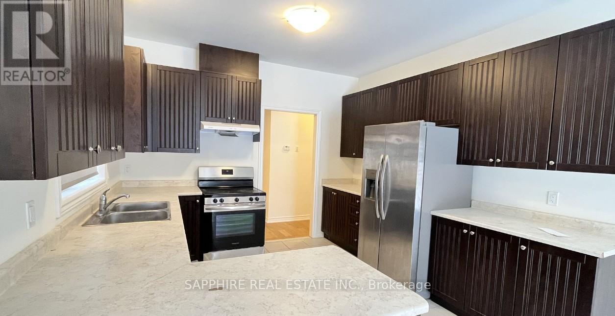 25 Huntsworth Avenue, Thorold, Ontario  L2V 0N2 - Photo 3 - X12717844