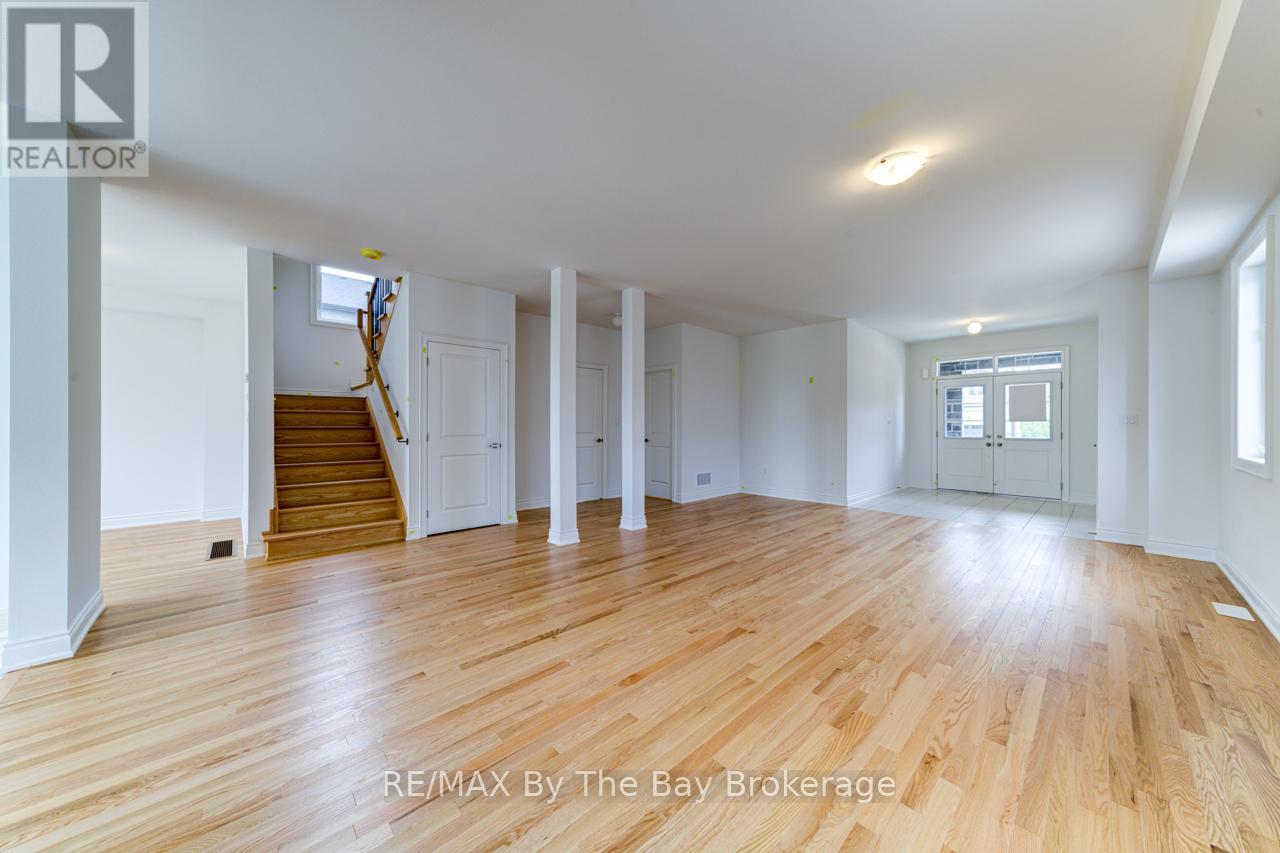 12 Misty Ridge Road, Wasaga Beach, Ontario L9Z 0R8 - Photo 9 - S12432491