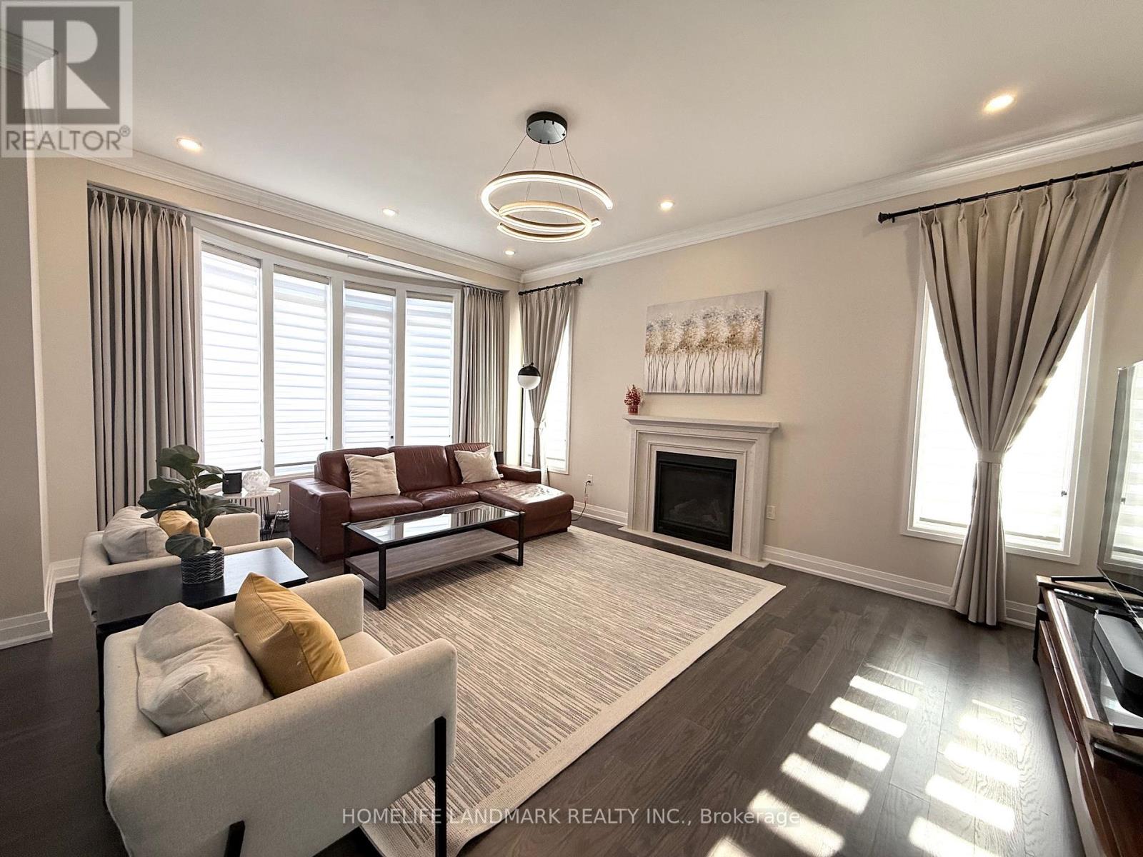 5 Elder Street, Richmond Hill, Ontario  L4S 0H2 - Photo 3 - N12708572