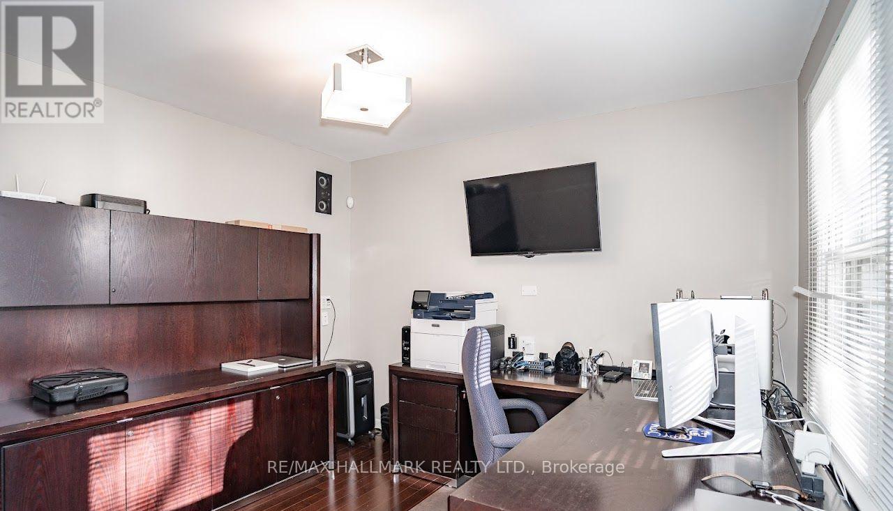 126 Babcombe Drive, Markham, Ontario  L3T 1N1 - Photo 14 - N12717704