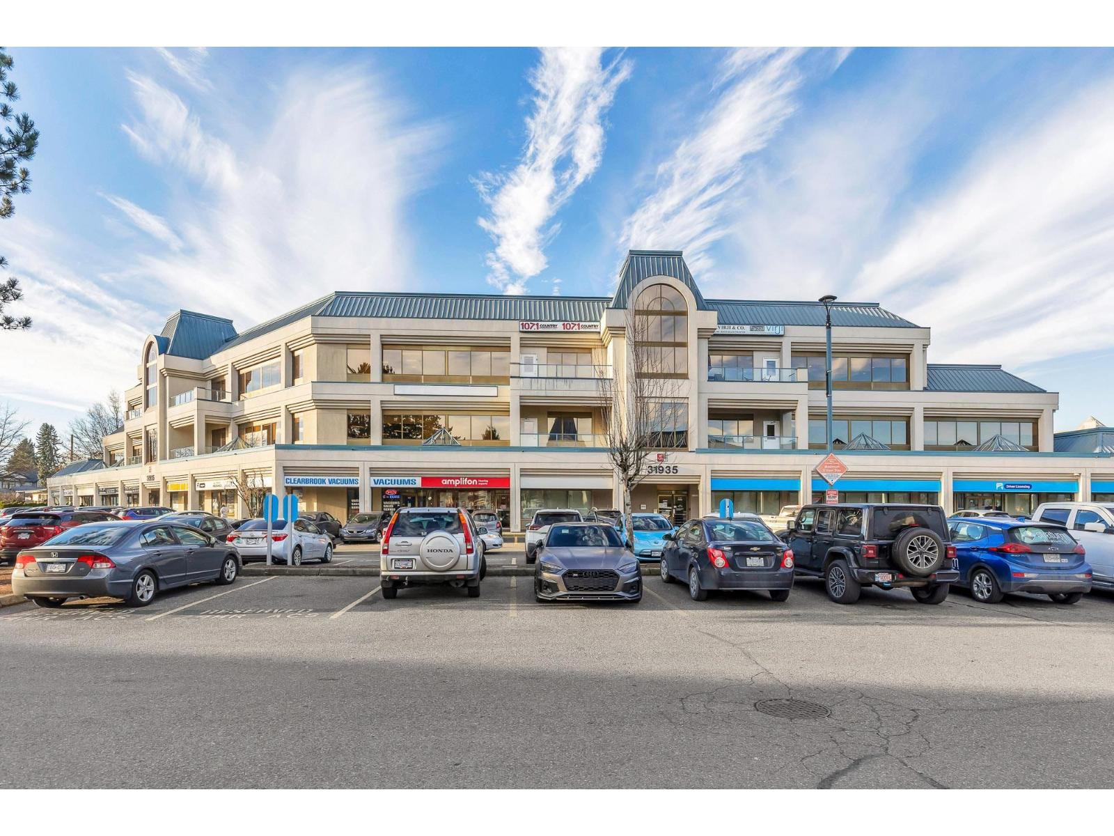 320 31935 SOUTH FRASER WAY, Abbotsford, British Columbia