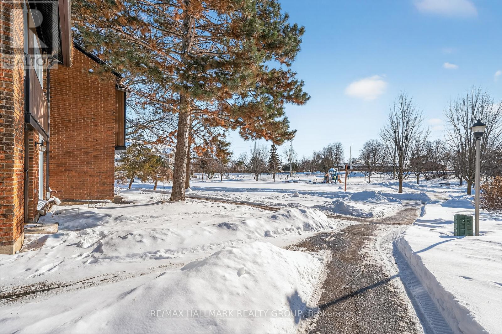 67 - 1900 Marquis Avenue, Ottawa, Ontario  K1J 8J2 - Photo 2 - X12718042