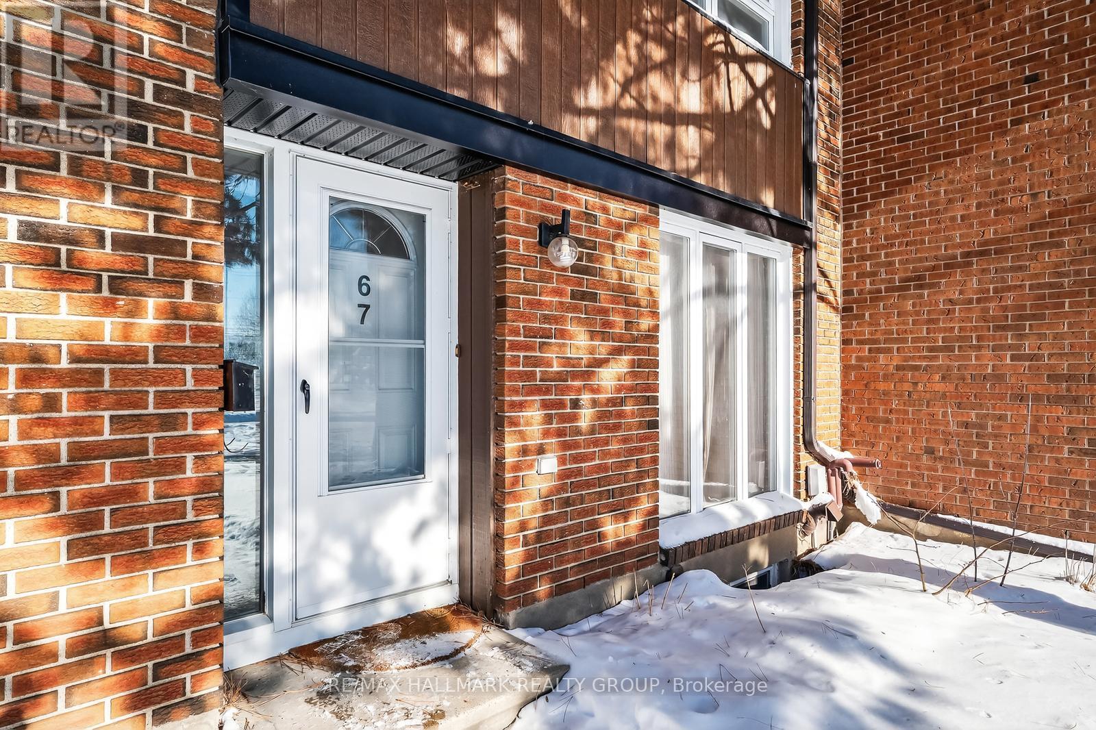 67 - 1900 Marquis Avenue, Ottawa, Ontario  K1J 8J2 - Photo 4 - X12718042