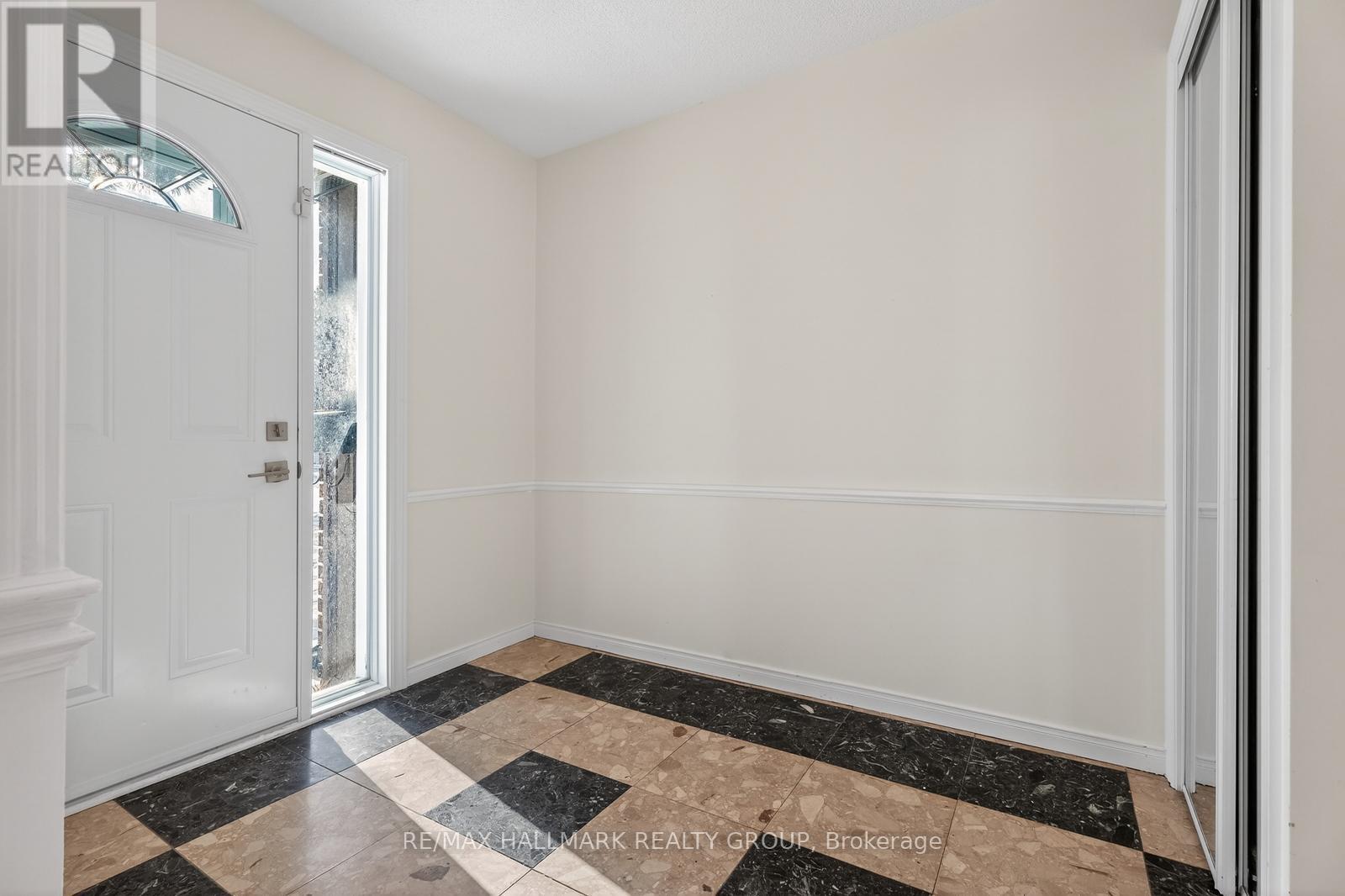 67 - 1900 Marquis Avenue, Ottawa, Ontario  K1J 8J2 - Photo 5 - X12718042