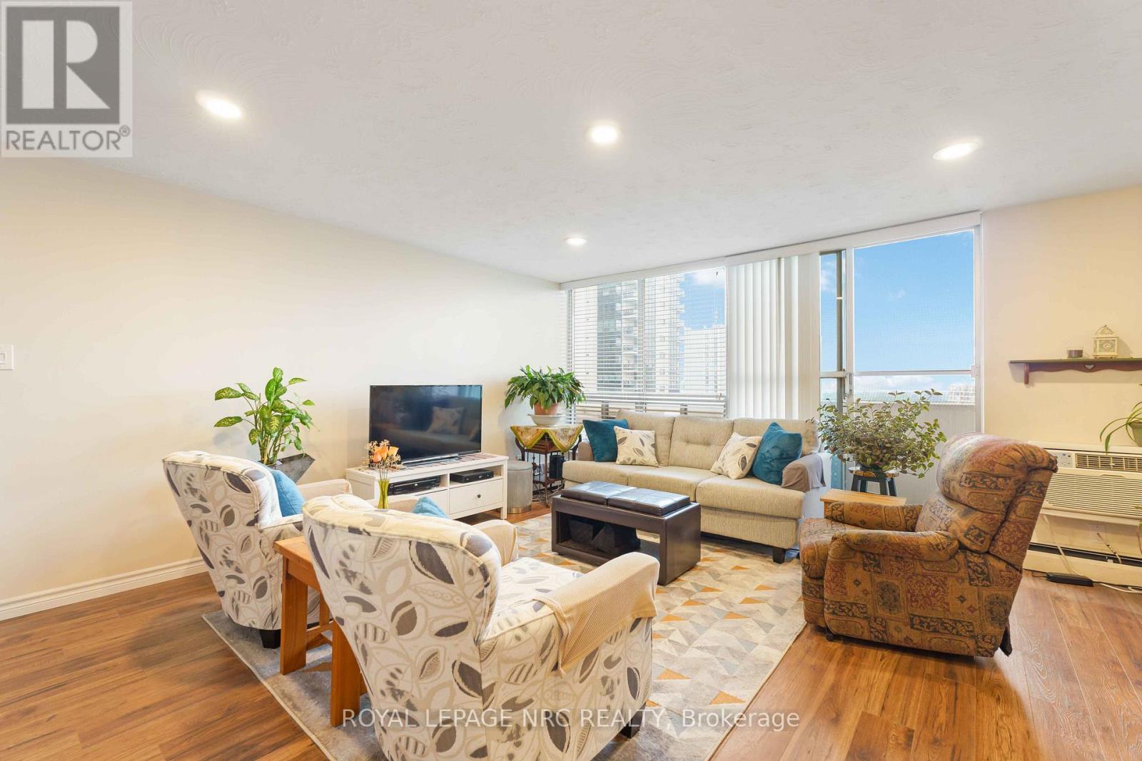 1107 - 35 Towering Heights Boulevard, St. Catharines, Ontario  L2T 3G8 - Photo 5 - X12717898