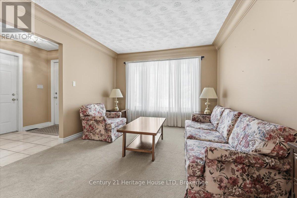 102 Wellandvale Drive, Welland, Ontario  L3C 7C7 - Photo 10 - X12718050