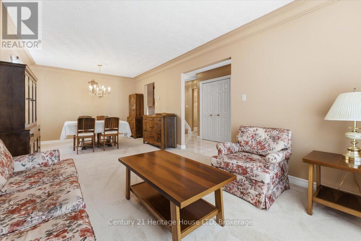 102 Wellandvale Drive, Welland, Ontario  L3C 7C7 - Photo 11 - X12718050