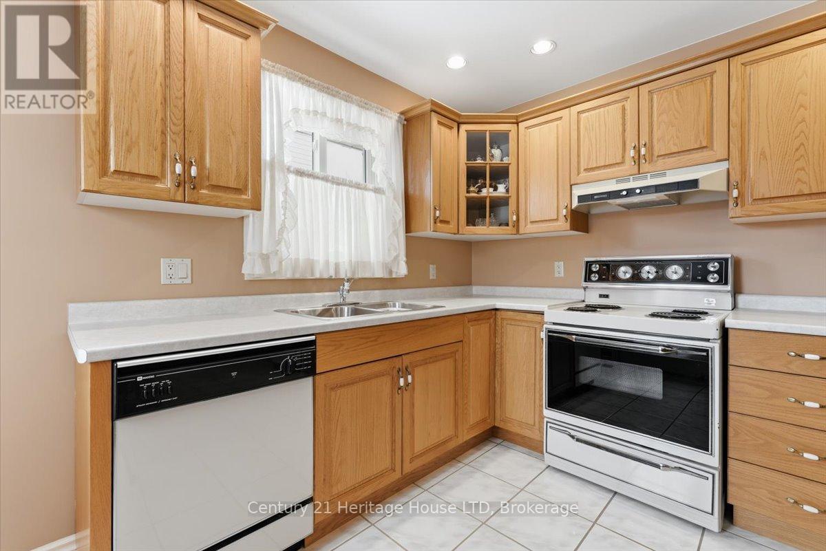 102 Wellandvale Drive, Welland, Ontario  L3C 7C7 - Photo 14 - X12718050