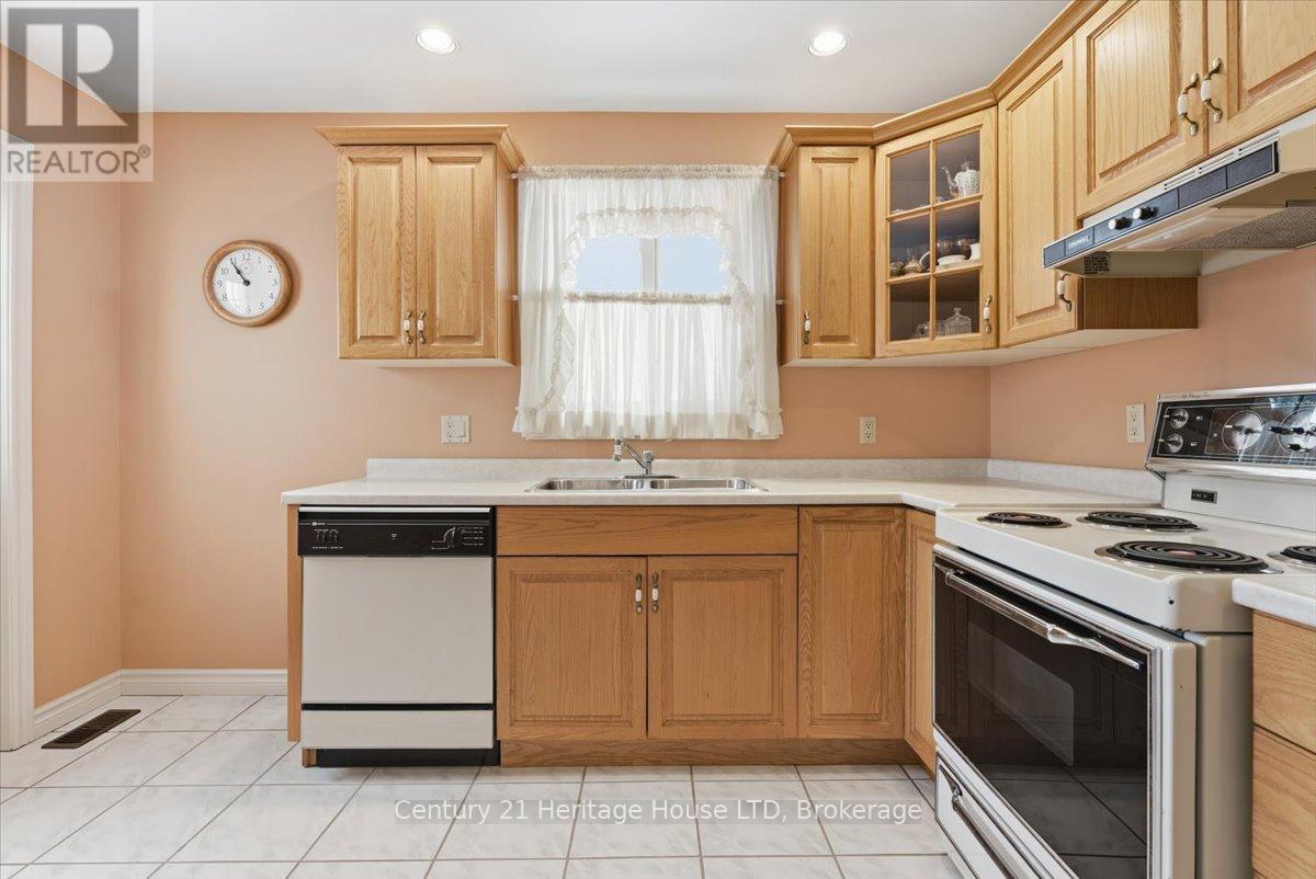 102 Wellandvale Drive, Welland, Ontario  L3C 7C7 - Photo 15 - X12718050