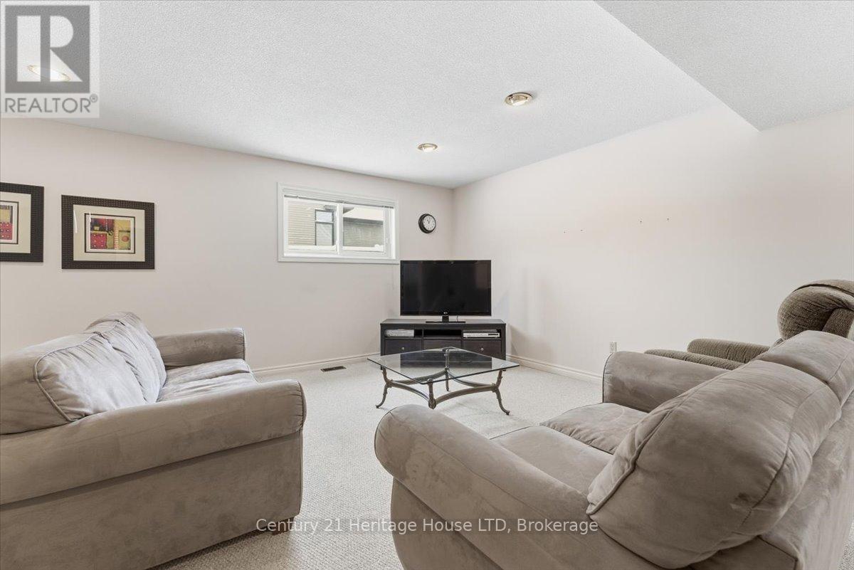 102 Wellandvale Drive, Welland, Ontario  L3C 7C7 - Photo 24 - X12718050