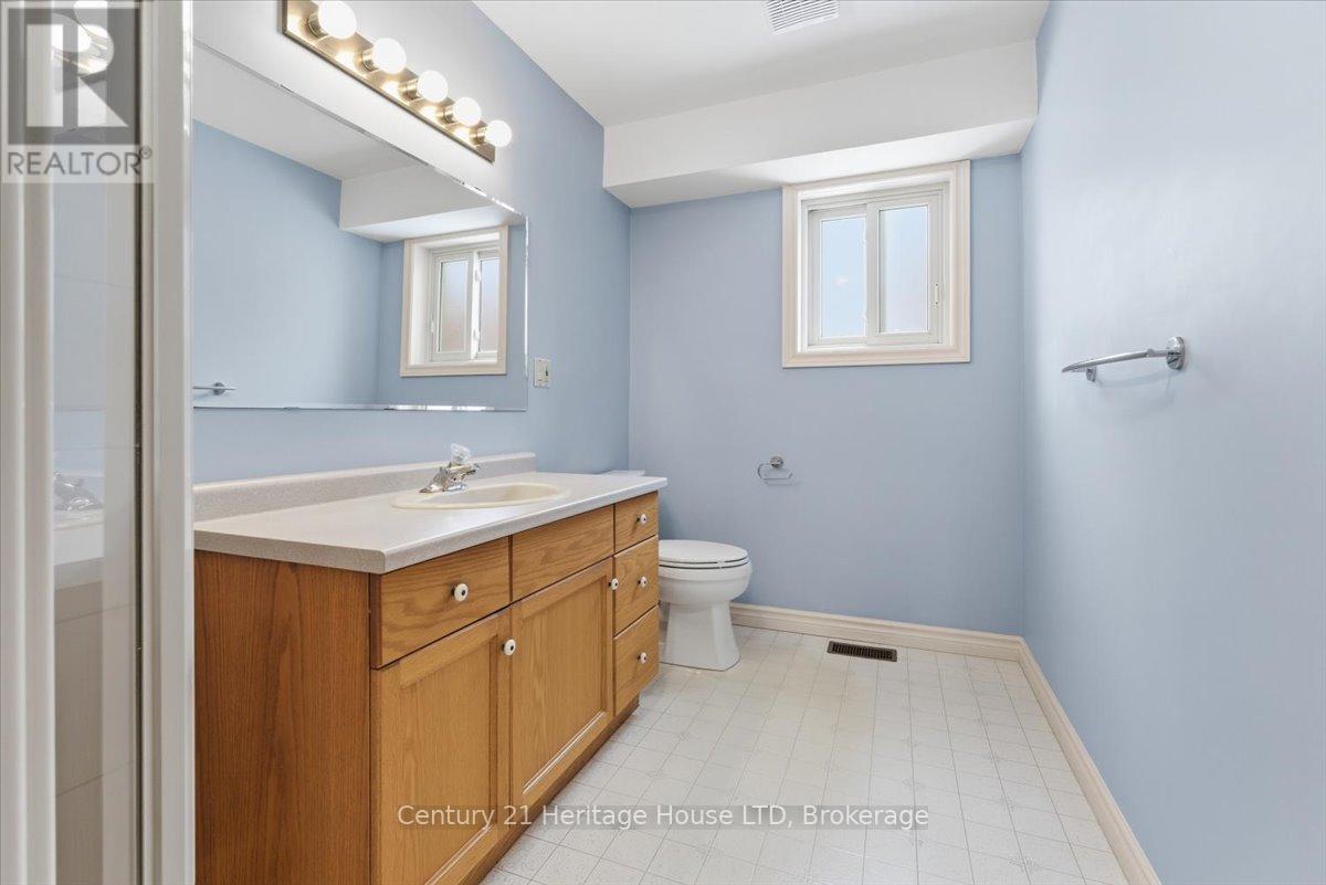 102 Wellandvale Drive, Welland, Ontario  L3C 7C7 - Photo 29 - X12718050