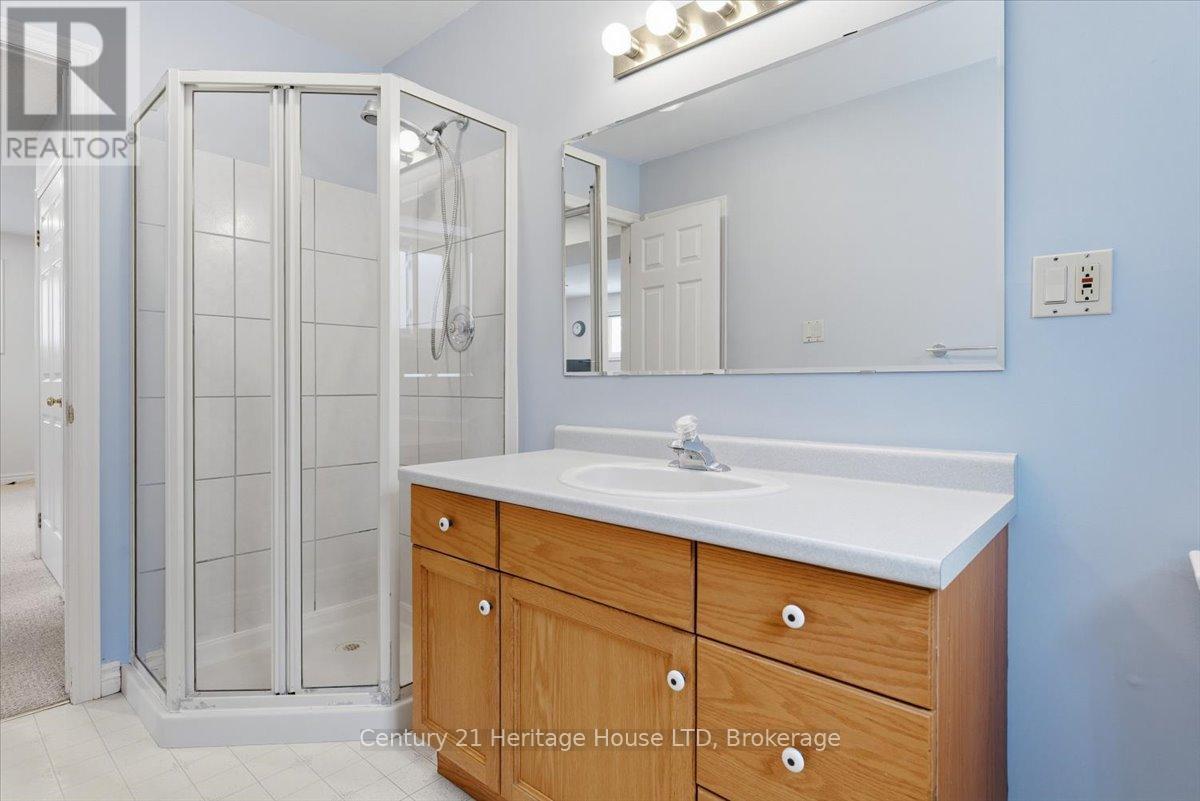 102 Wellandvale Drive, Welland, Ontario  L3C 7C7 - Photo 30 - X12718050