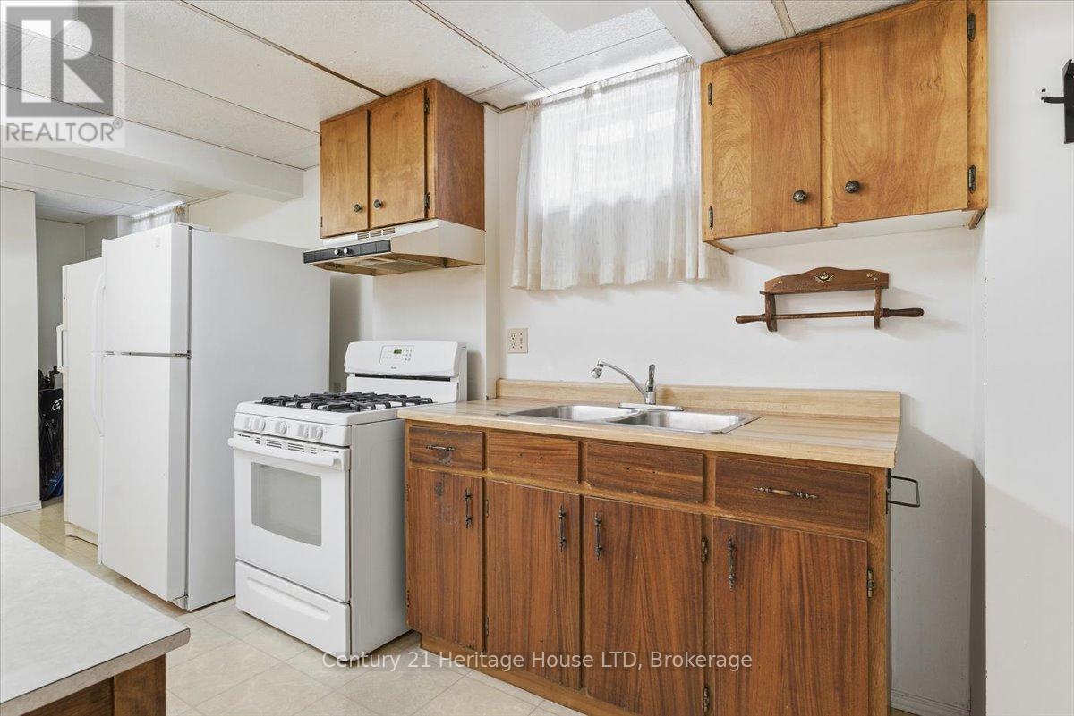 102 Wellandvale Drive, Welland, Ontario  L3C 7C7 - Photo 32 - X12718050