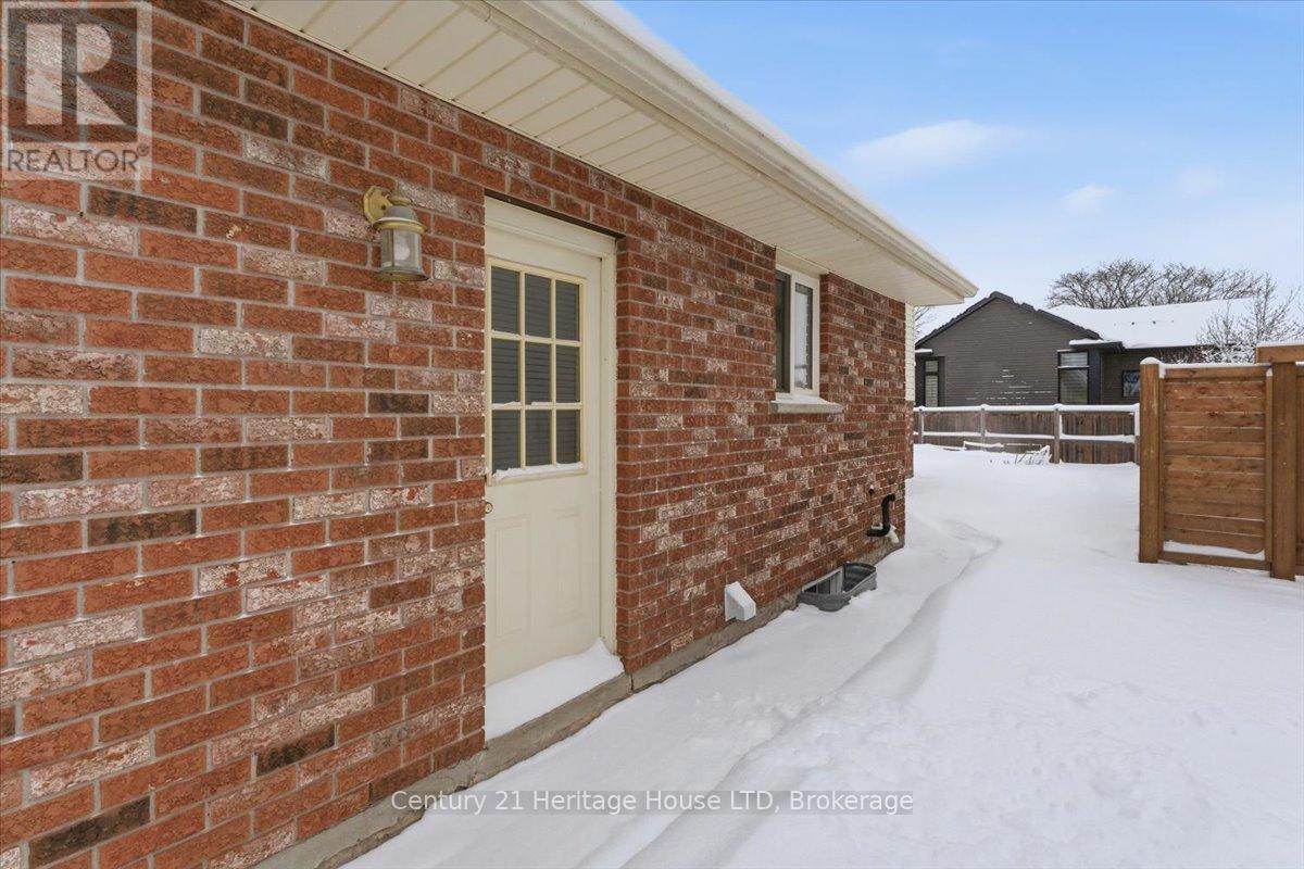 102 Wellandvale Drive, Welland, Ontario  L3C 7C7 - Photo 35 - X12718050