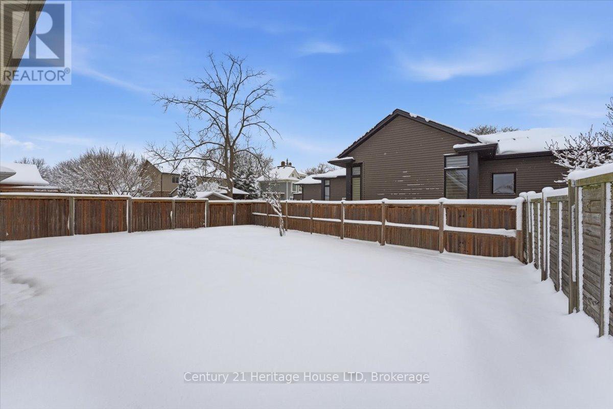 102 Wellandvale Drive, Welland, Ontario  L3C 7C7 - Photo 37 - X12718050