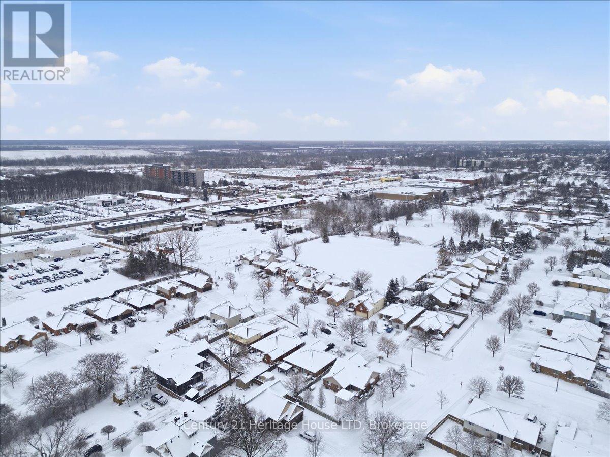 102 Wellandvale Drive, Welland, Ontario  L3C 7C7 - Photo 48 - X12718050