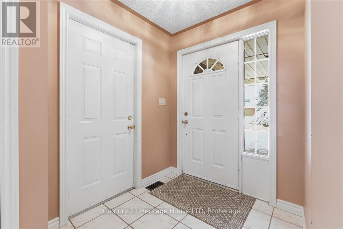 102 Wellandvale Drive, Welland, Ontario  L3C 7C7 - Photo 8 - X12718050