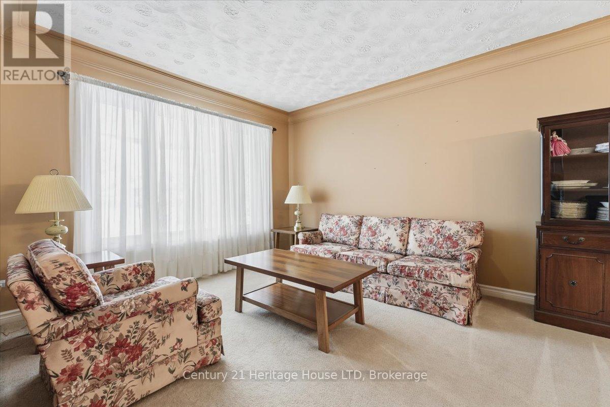 102 Wellandvale Drive, Welland, Ontario  L3C 7C7 - Photo 9 - X12718050