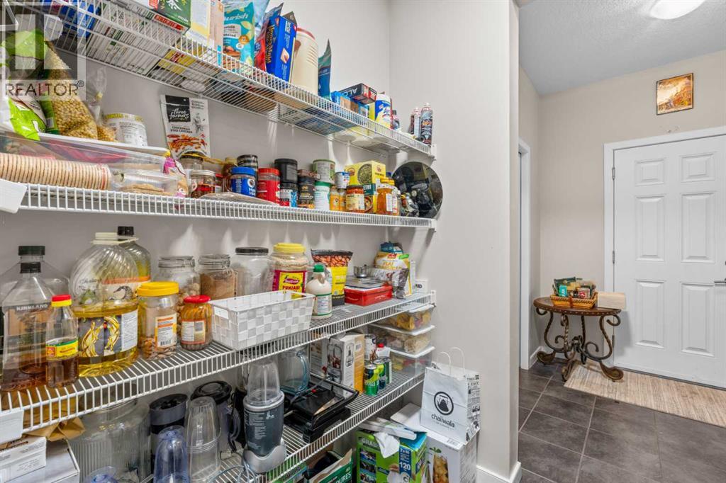 28 Panton Court Nw, Calgary, Alberta  T3K 0X2 - Photo 7 - A2280273