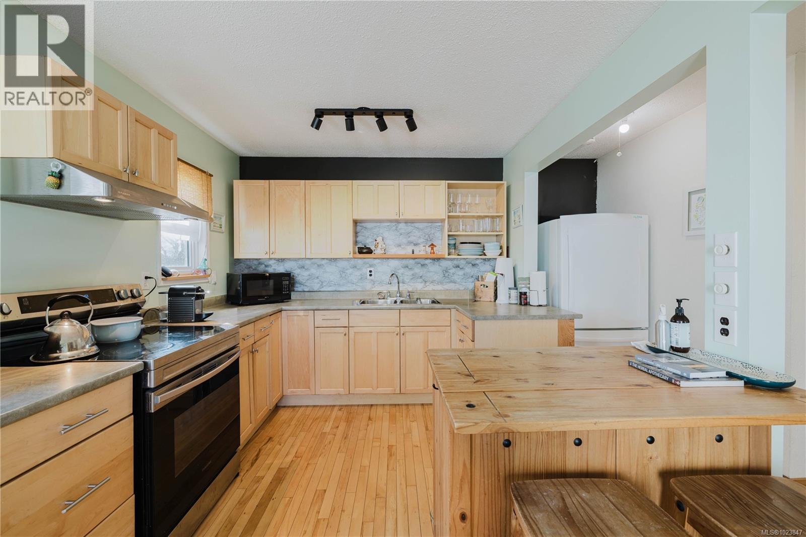 302 229 Ontario St, Victoria, British Columbia  V8V 1N1 - Photo 6 - 1023847