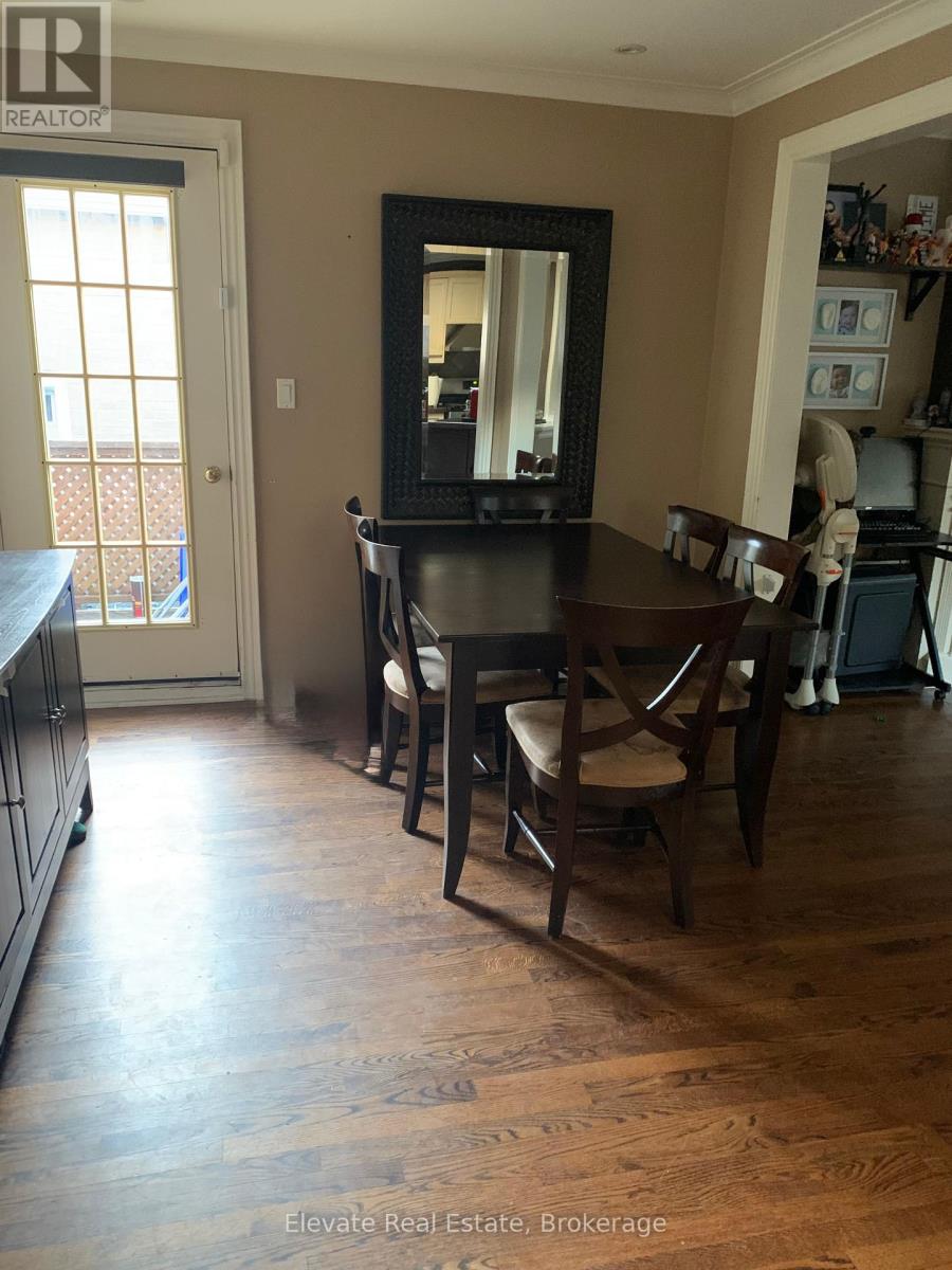 25 Burncrest Drive, Toronto, Ontario  M5M 2Z2 - Photo 4 - C12717948