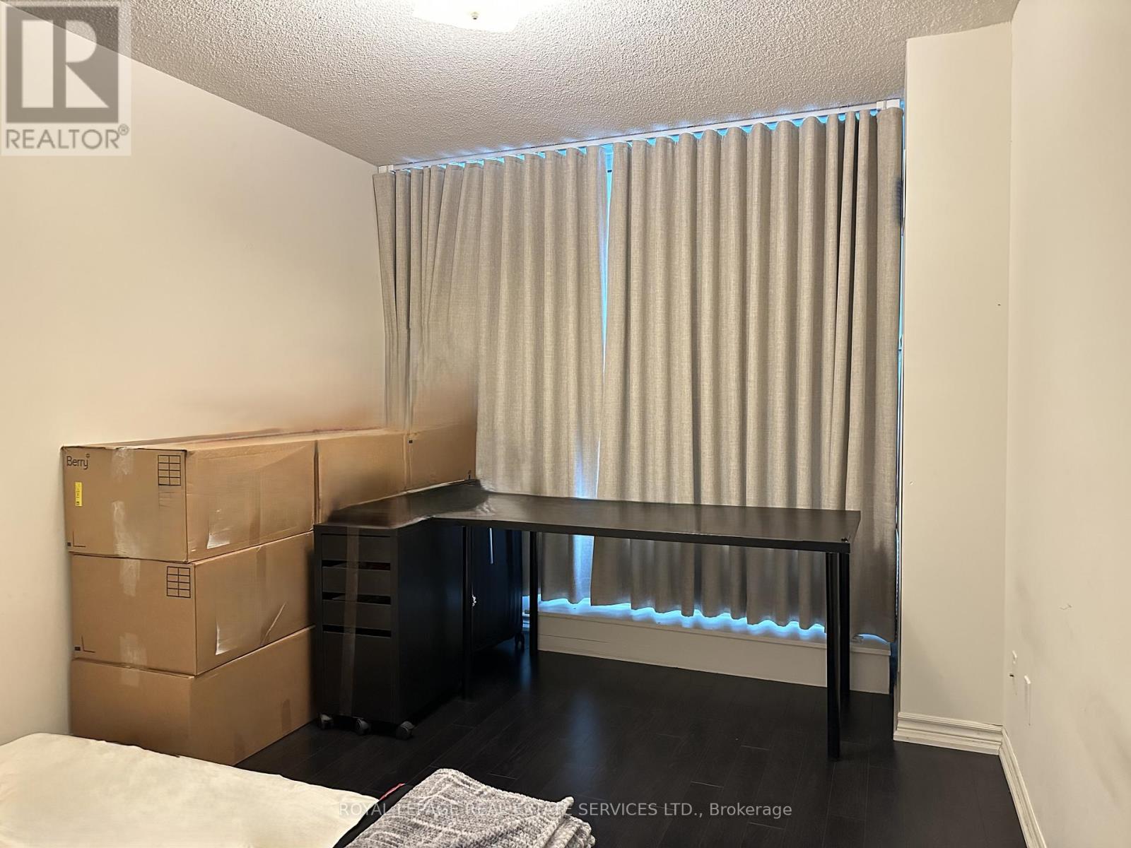 511 - 19 Grand Trunk Crescent, Toronto, Ontario  M5J 3A3 - Photo 3 - C12717980