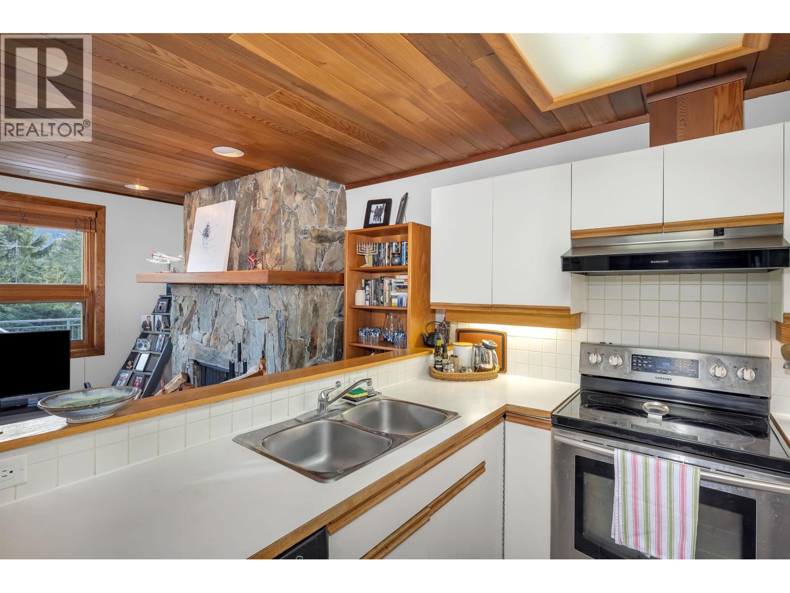 109 6117 Eagle Drive, Whistler, British Columbia  V8E 0E1 - Photo 10 - R3074931