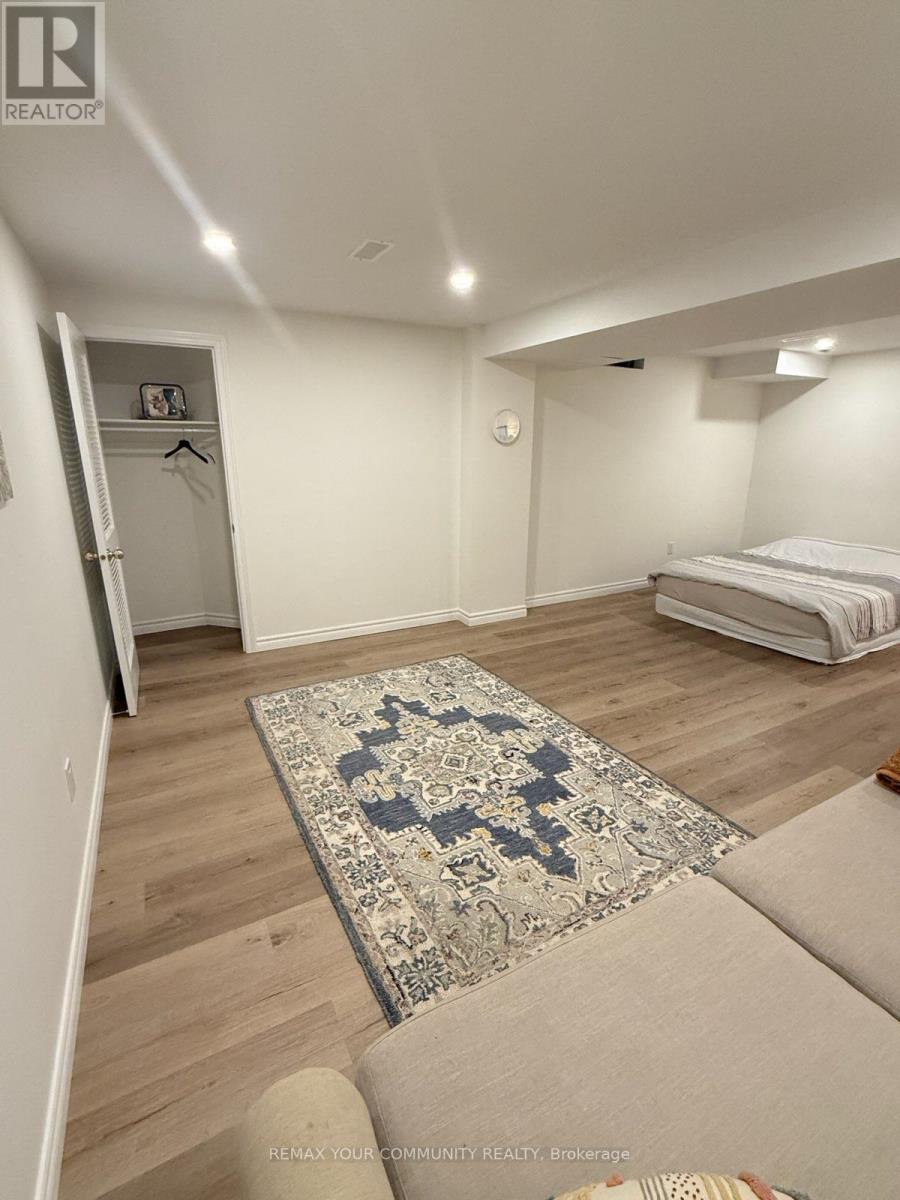 Room - 31 Kaitlin Drive, Richmond Hill, Ontario  L4E 3W6 - Photo 5 - N12717866