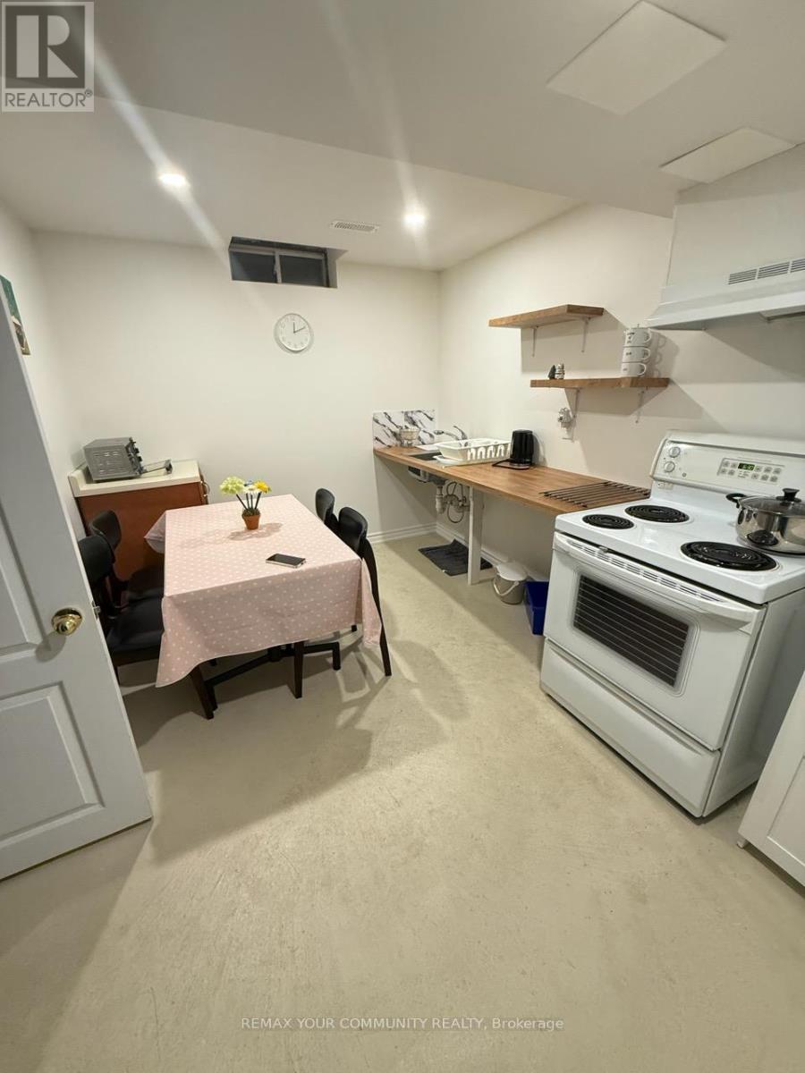 Room - 31 Kaitlin Drive, Richmond Hill, Ontario  L4E 3W6 - Photo 7 - N12717866