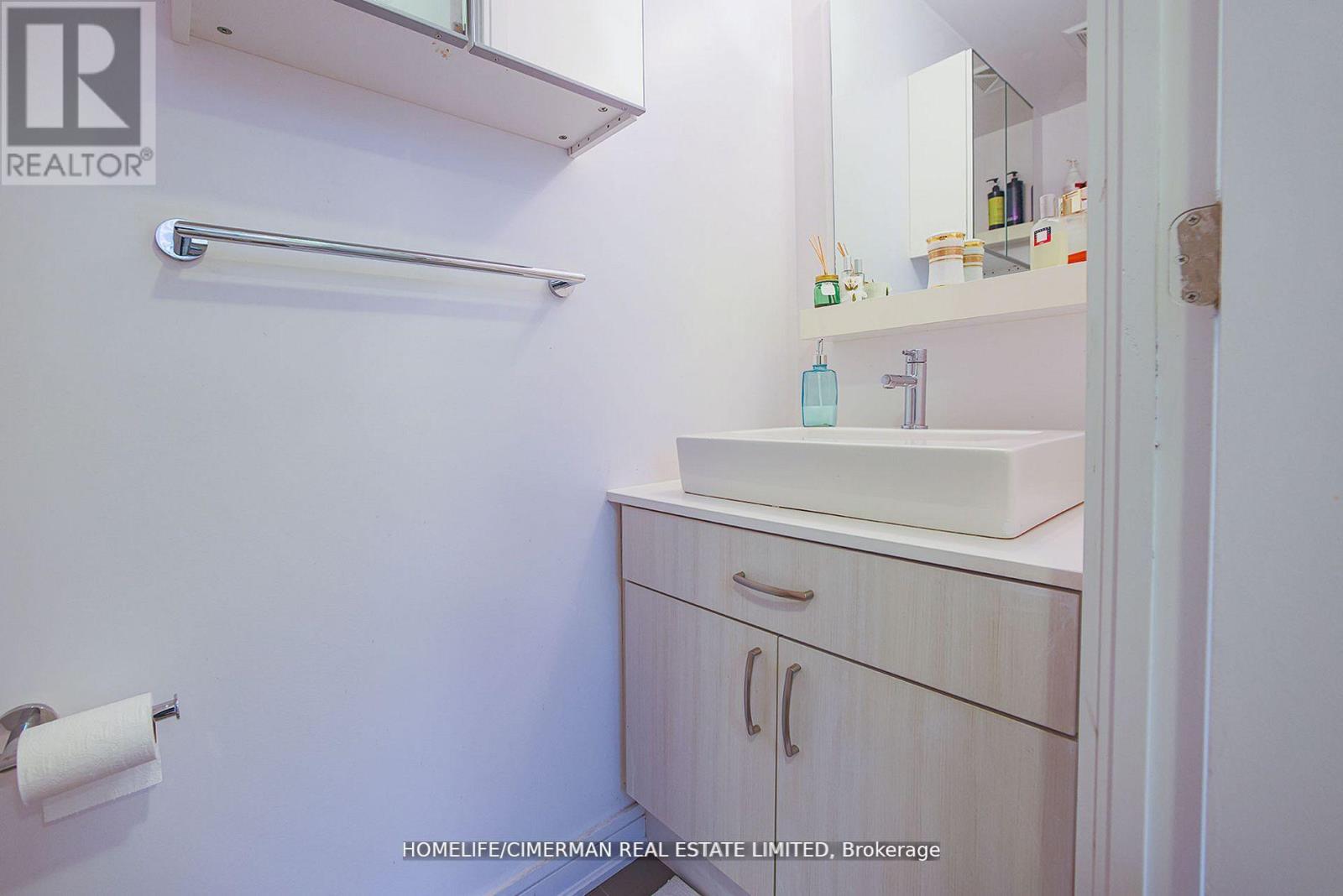 103 Sw - 9191 Yonge Street, Richmond Hill, Ontario  L4C 6Z2 - Photo 3 - N12717964