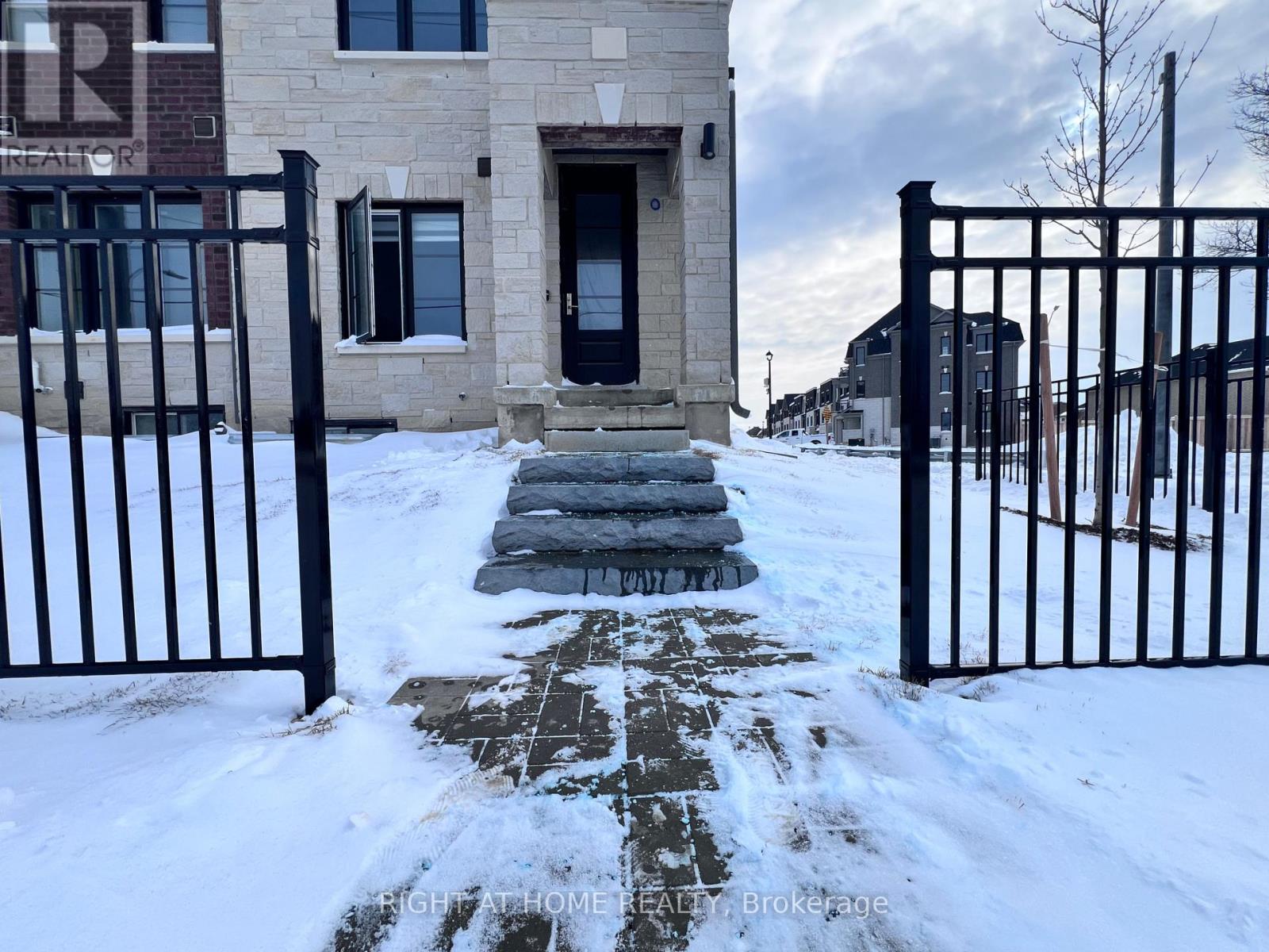 - SUIT - 5953 SAIGON STREET, Mississauga, Ontario