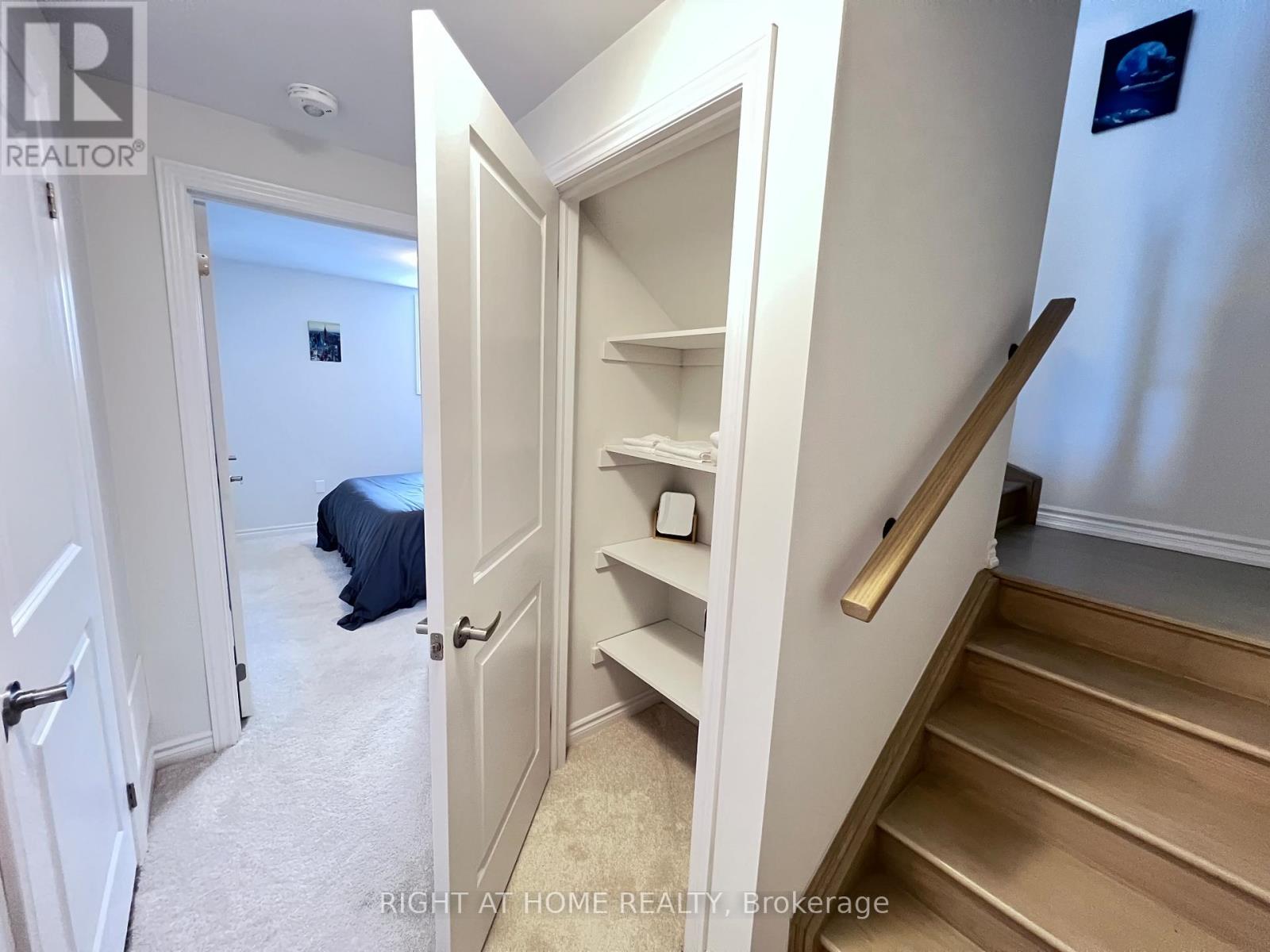 - Suit - 5953 Saigon Street, Mississauga, Ontario  L5V 0E9 - Photo 16 - W12717868